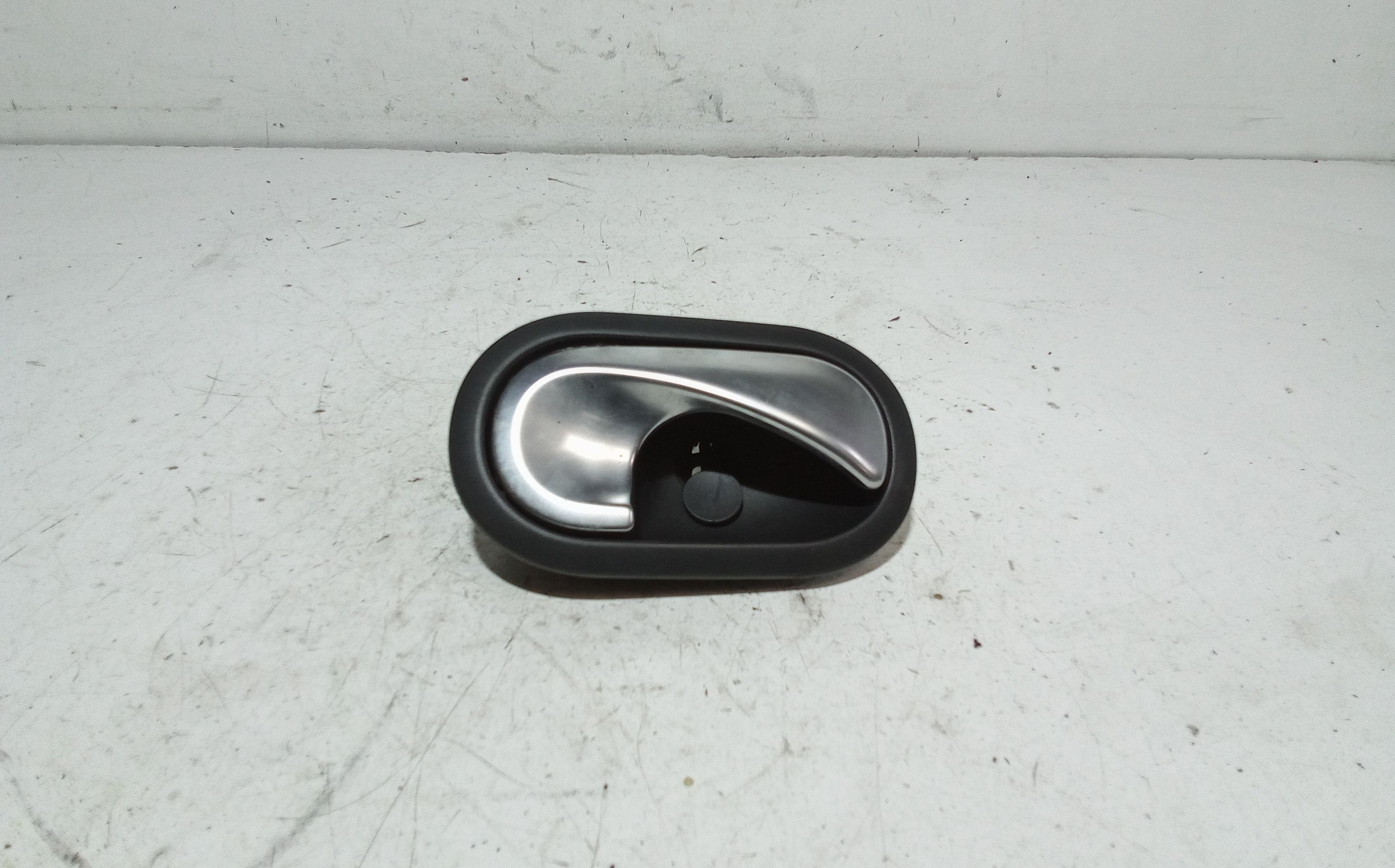Maniglia Int. Apertura Porta Ant. Destro Usato