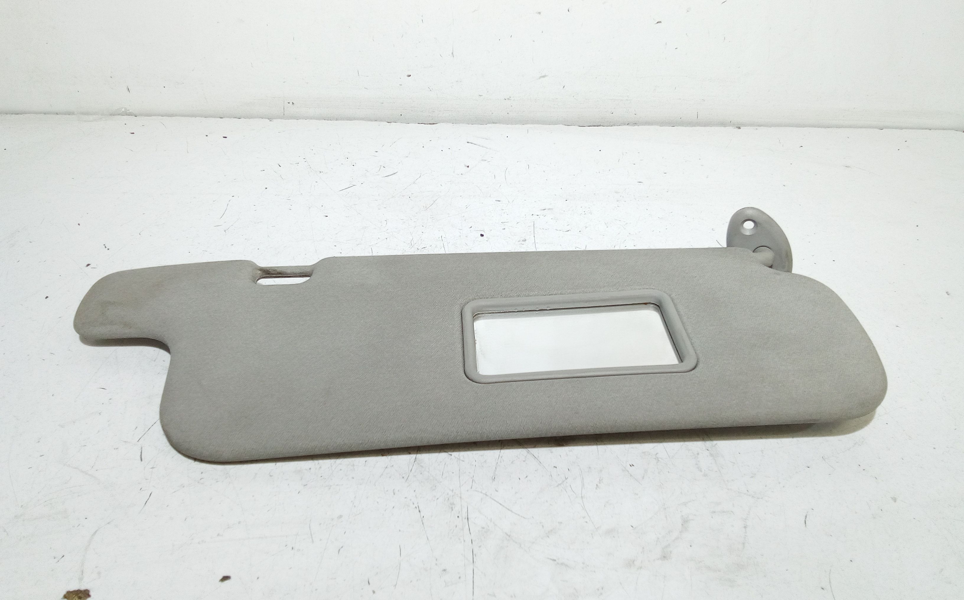 Aletta Parasole Parabrezza Destro 7431052041B0 Usato