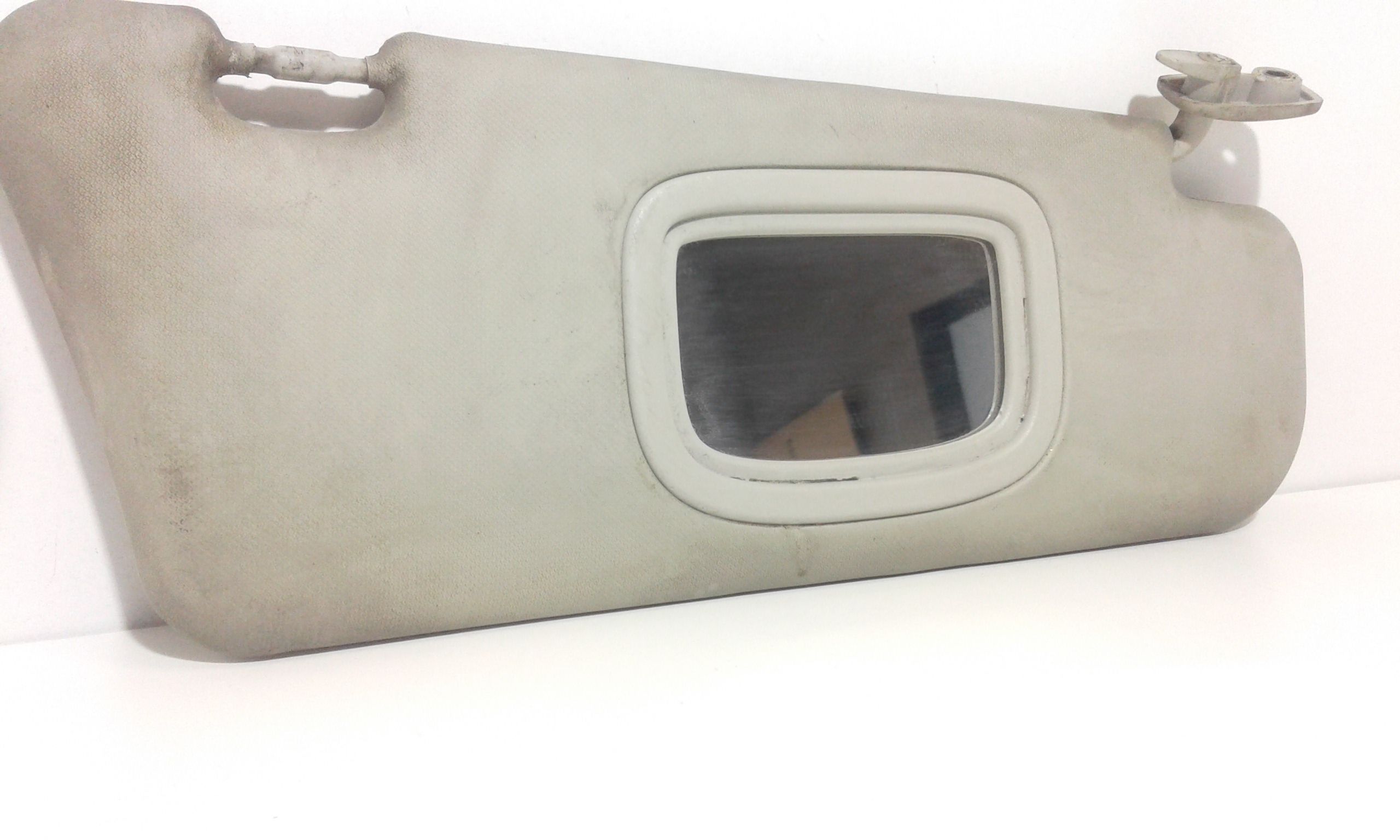 Aletta Parasole Parabrezza Destro 735420448 Usato