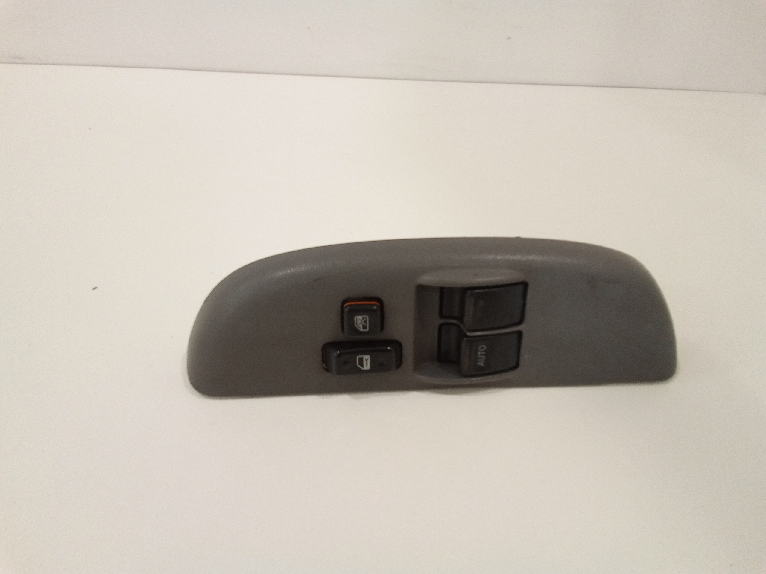 Interruttore Alzacristalli Porta Ant. Sinistro 8482010100 Usato