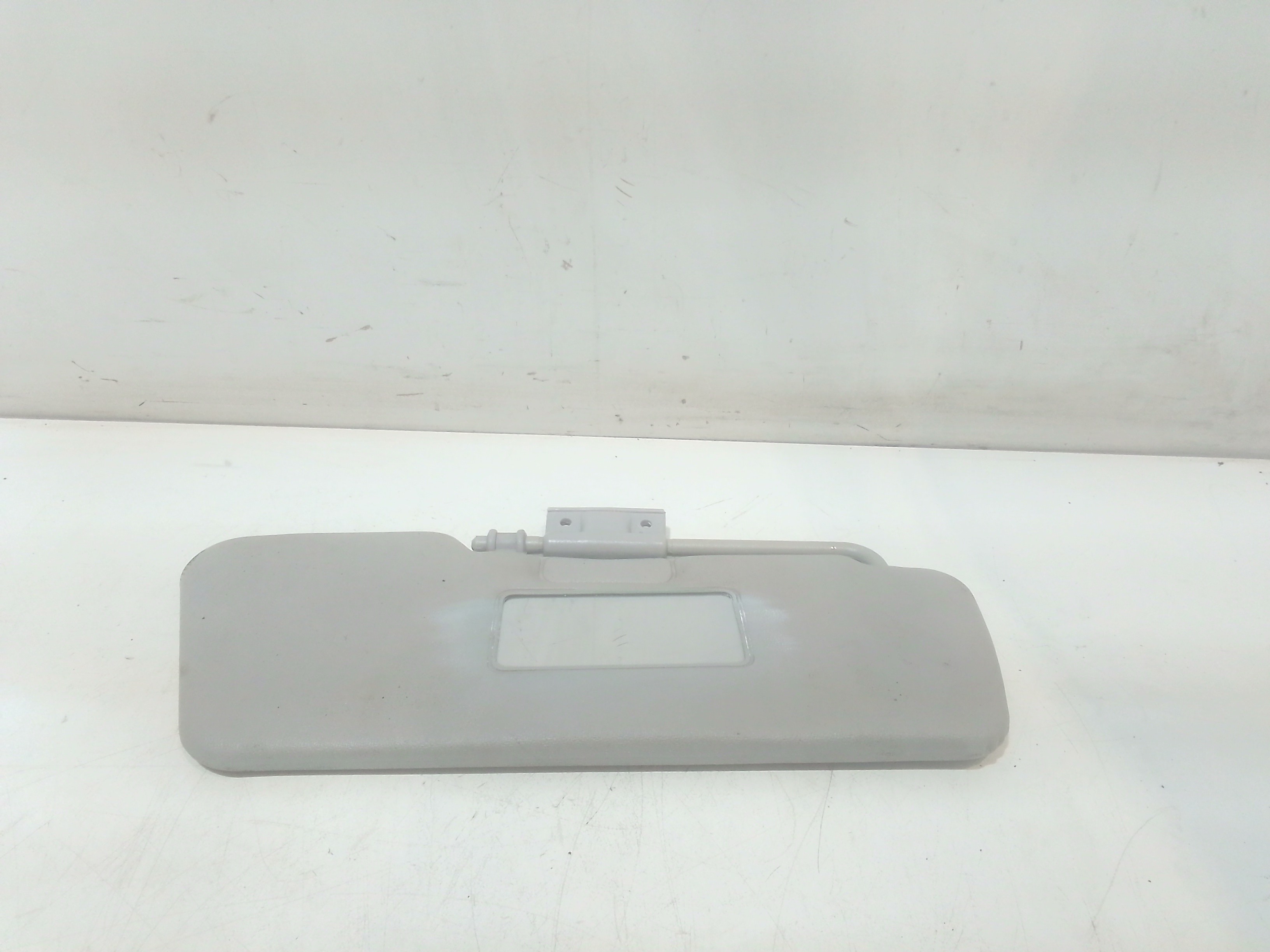 Aletta Parasole Parabrezza Destro 735244339 Usato