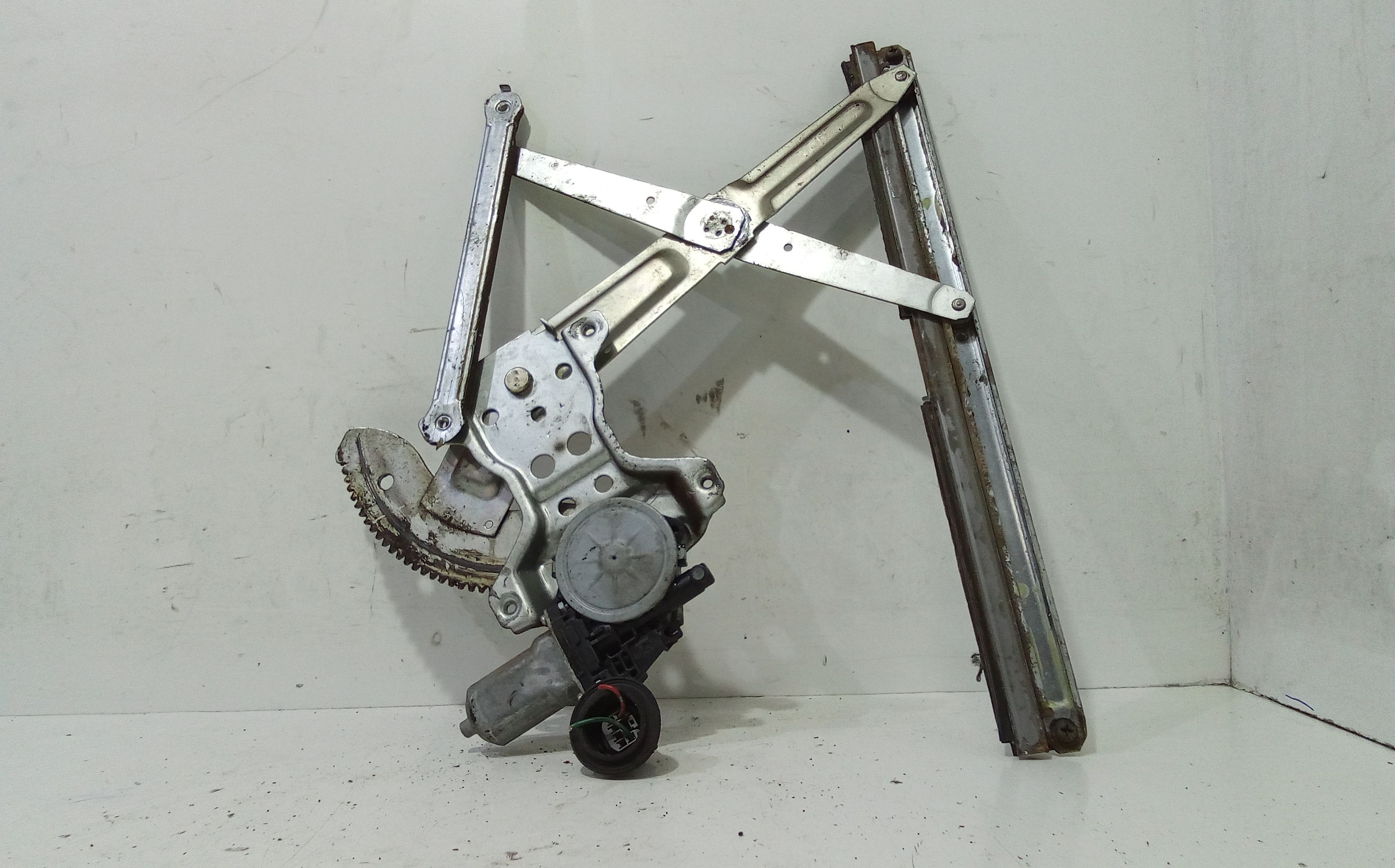 Alzacristallo Porta Ant. Sinistro 8344062J00000 Usato