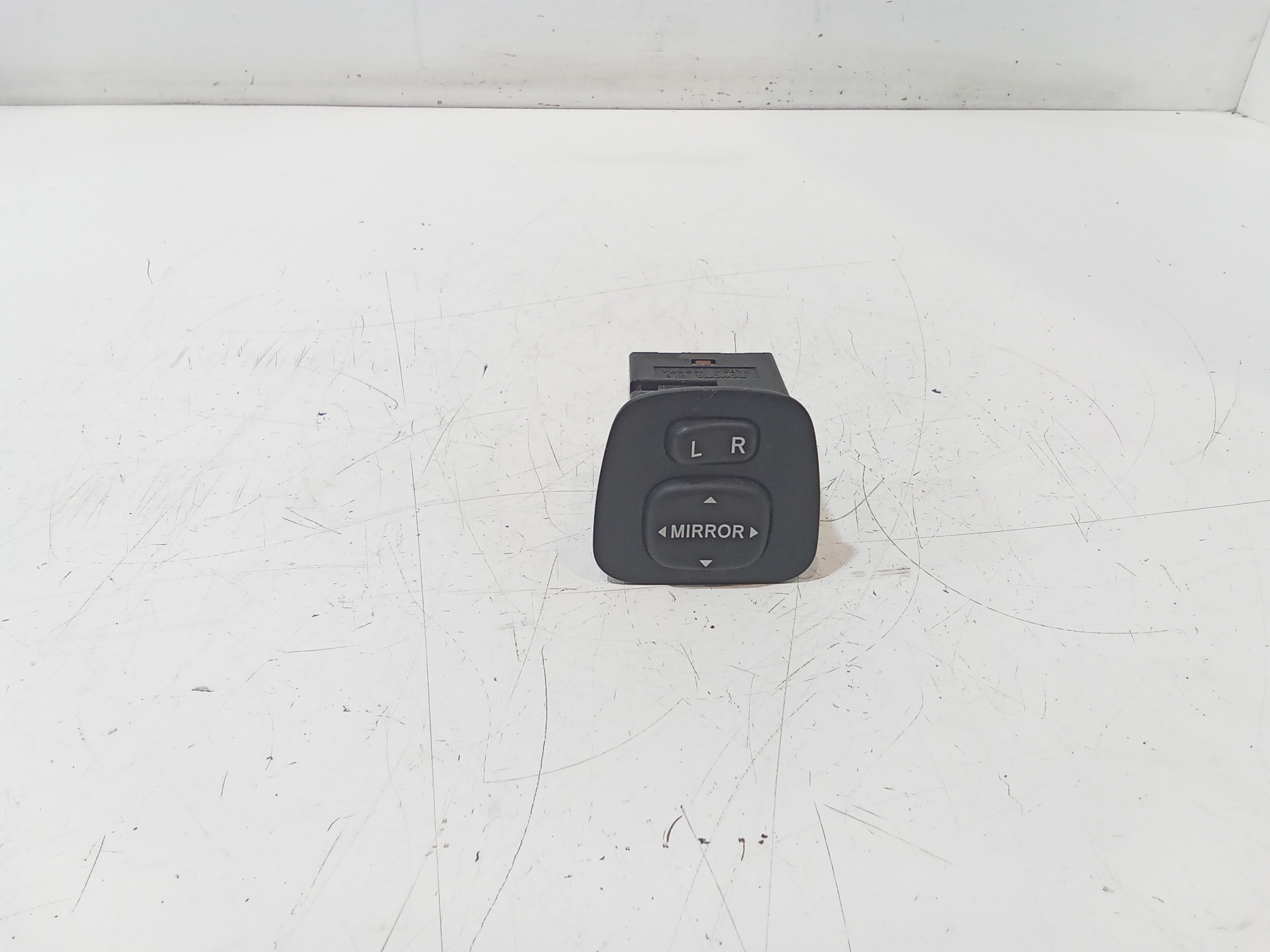 Interruttore Regolazione Retrovisore Est. 848700H010 Usato