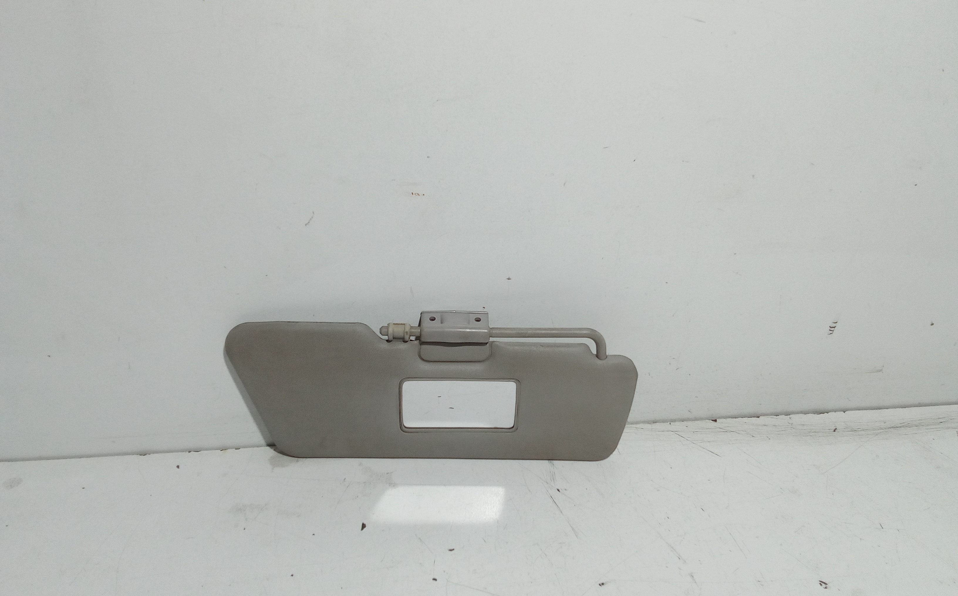 Aletta Parasole Parabrezza Destro 735244339 Usato