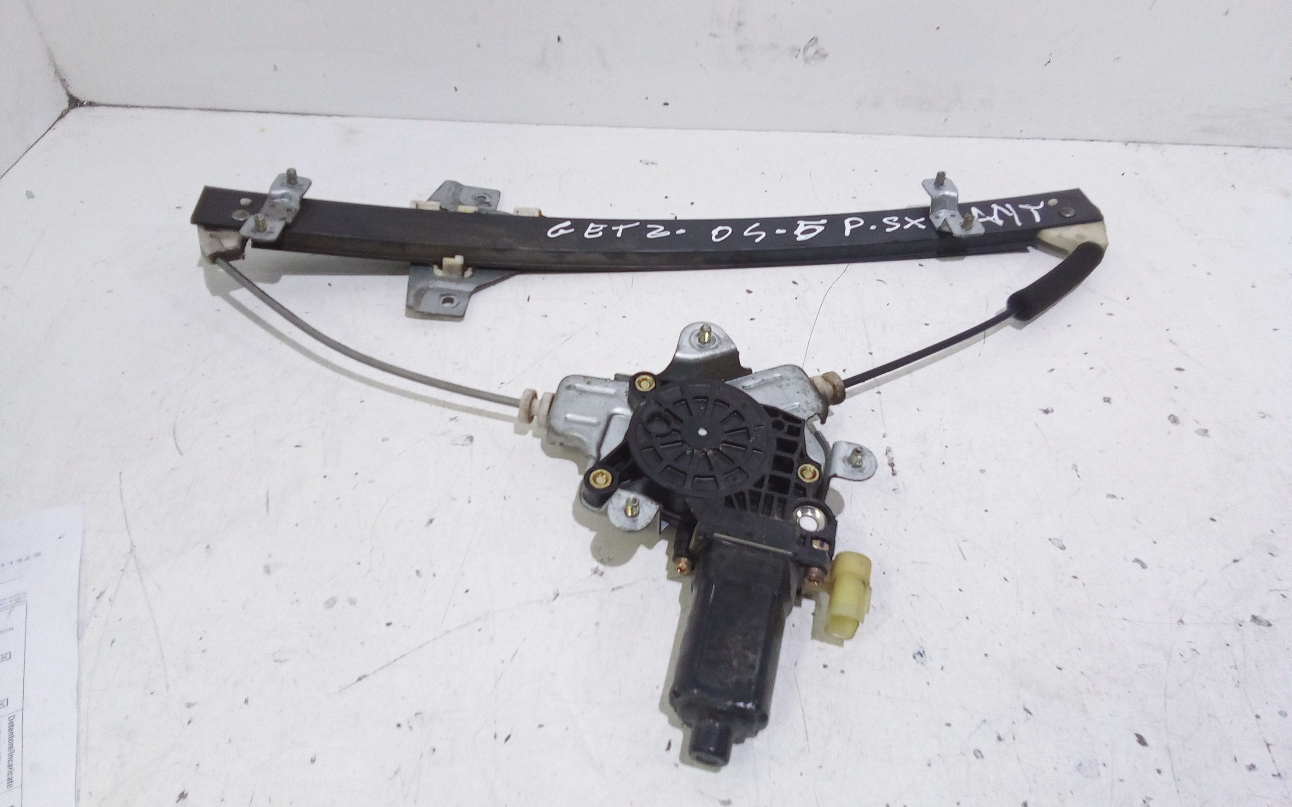 Alzacristallo Porta Ant. Sinistro 824011C000 Usato