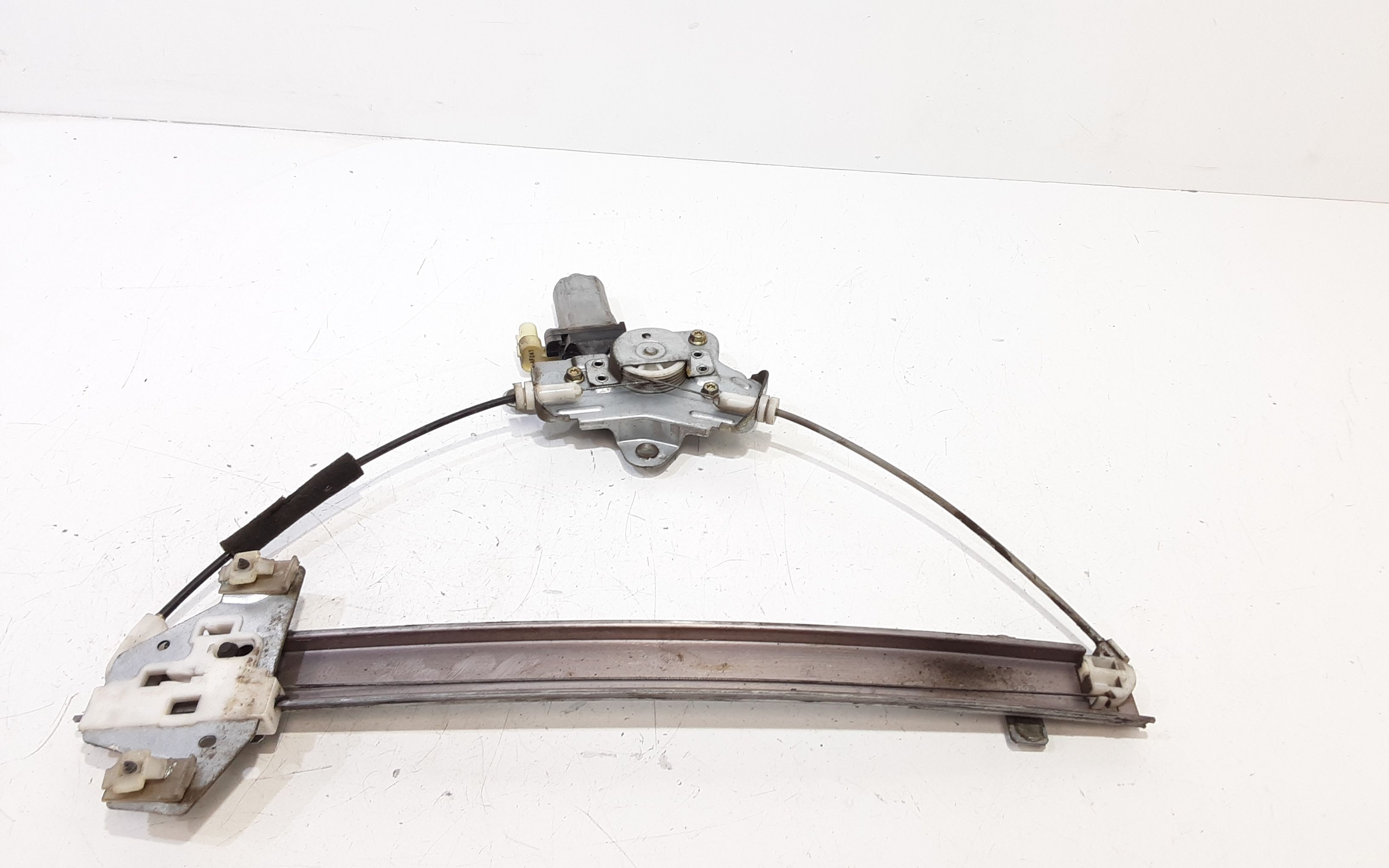 Alzacristallo Porta Ant. Destro 8240207000 Usato