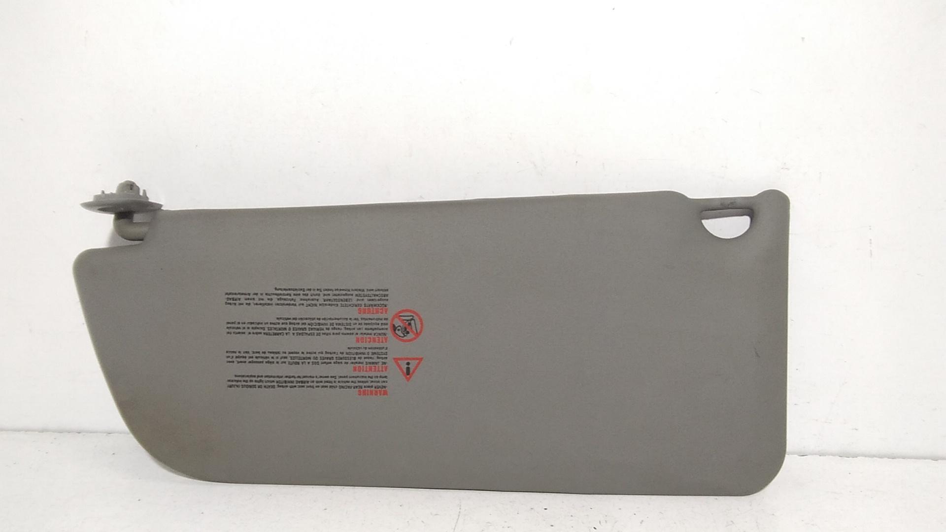 Aletta Parasole Parabrezza Destro 8200272113 Usato