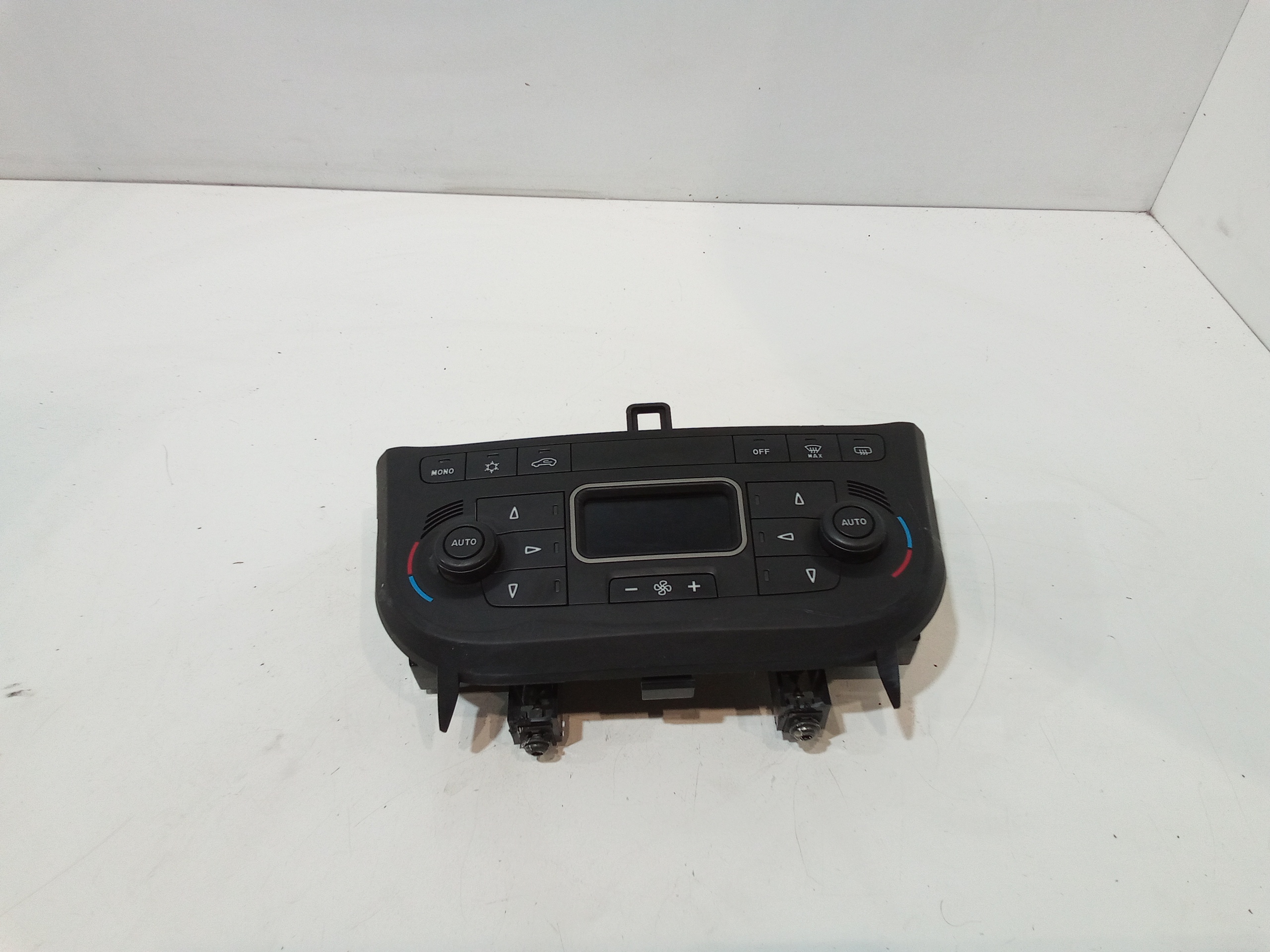 Blocco Comando Climatizzazione 156088743 Usato