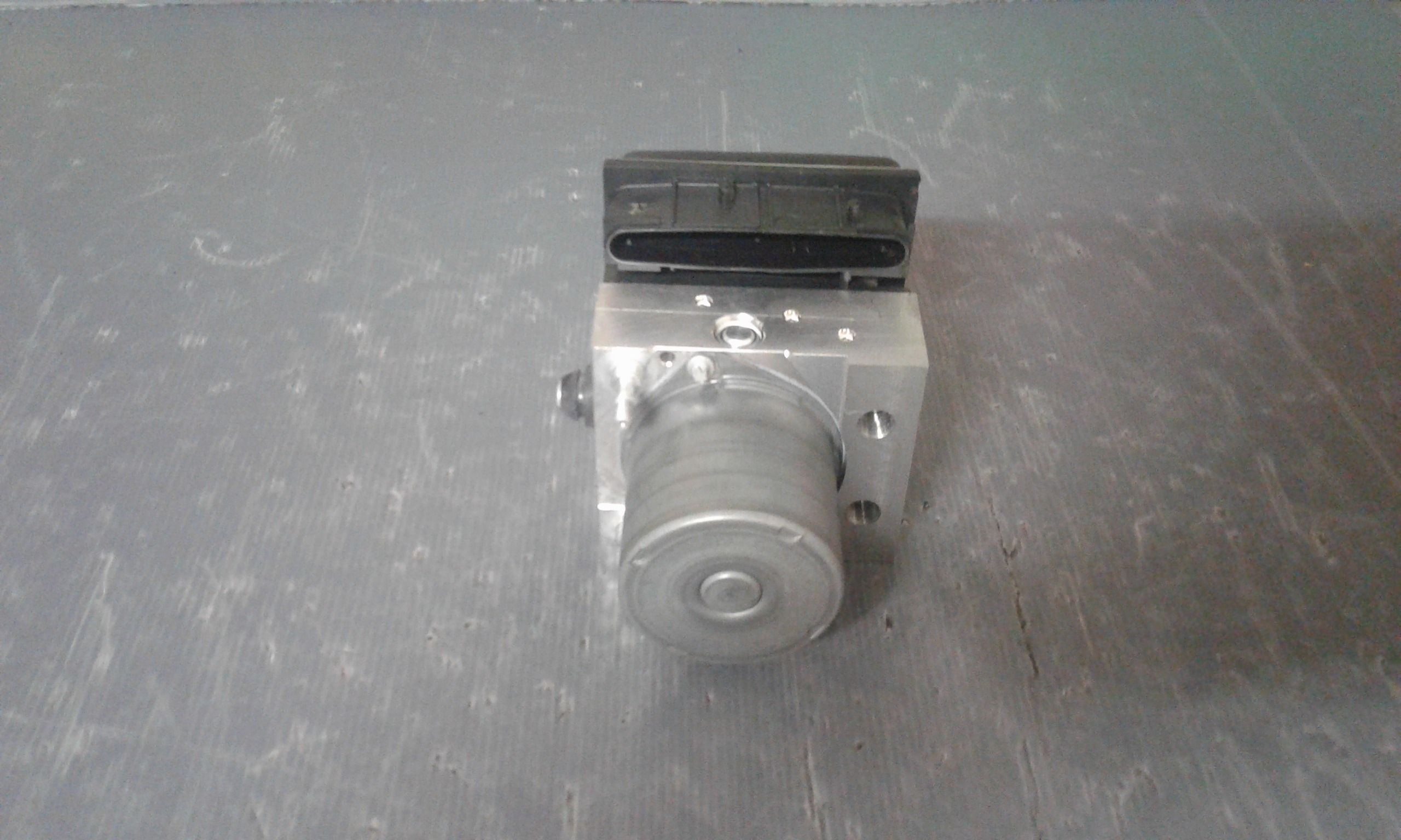 Pompa Abs A4514201475 Usato