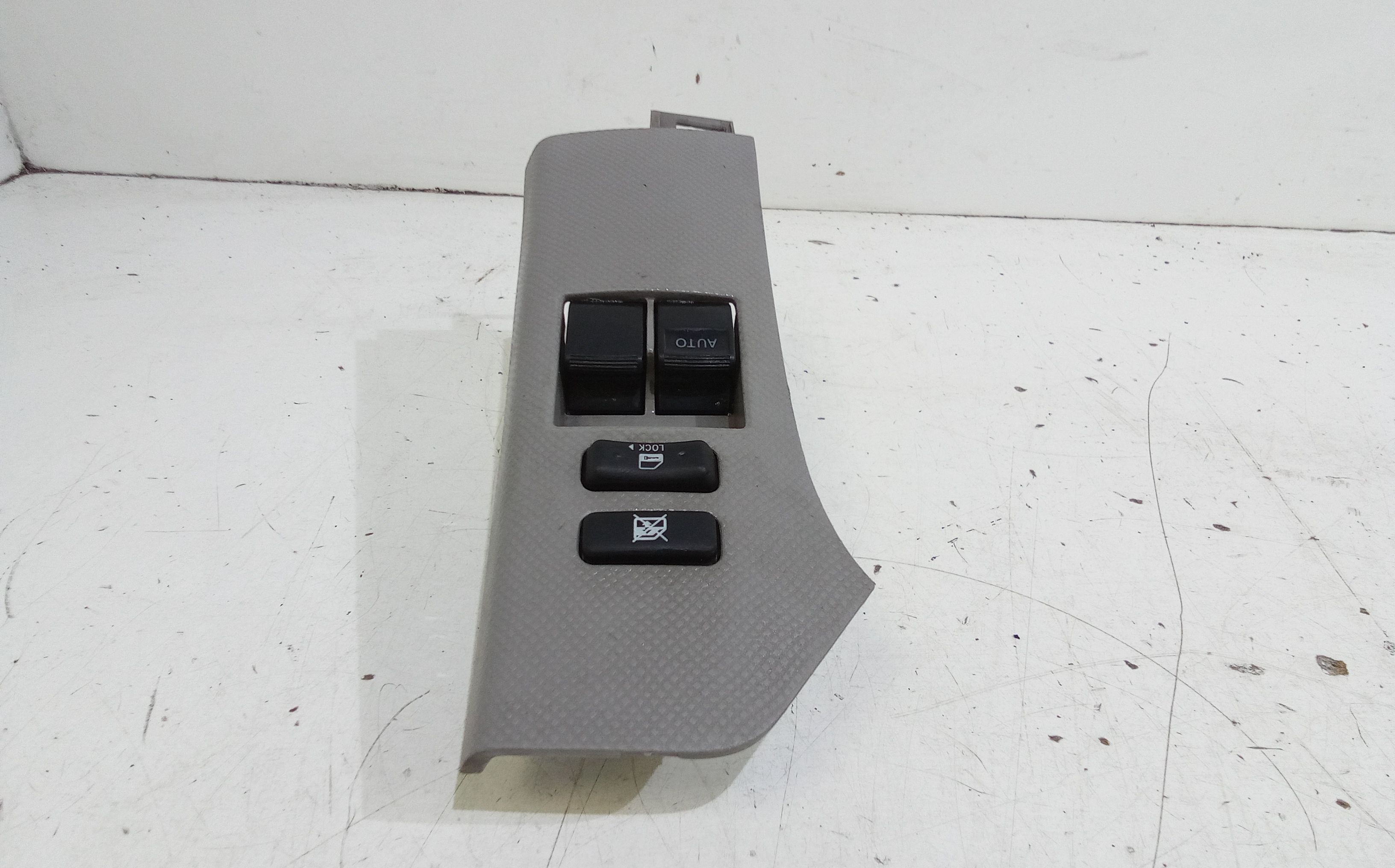 Interruttore Alzacristalli Porta Ant. Sinistro Usato