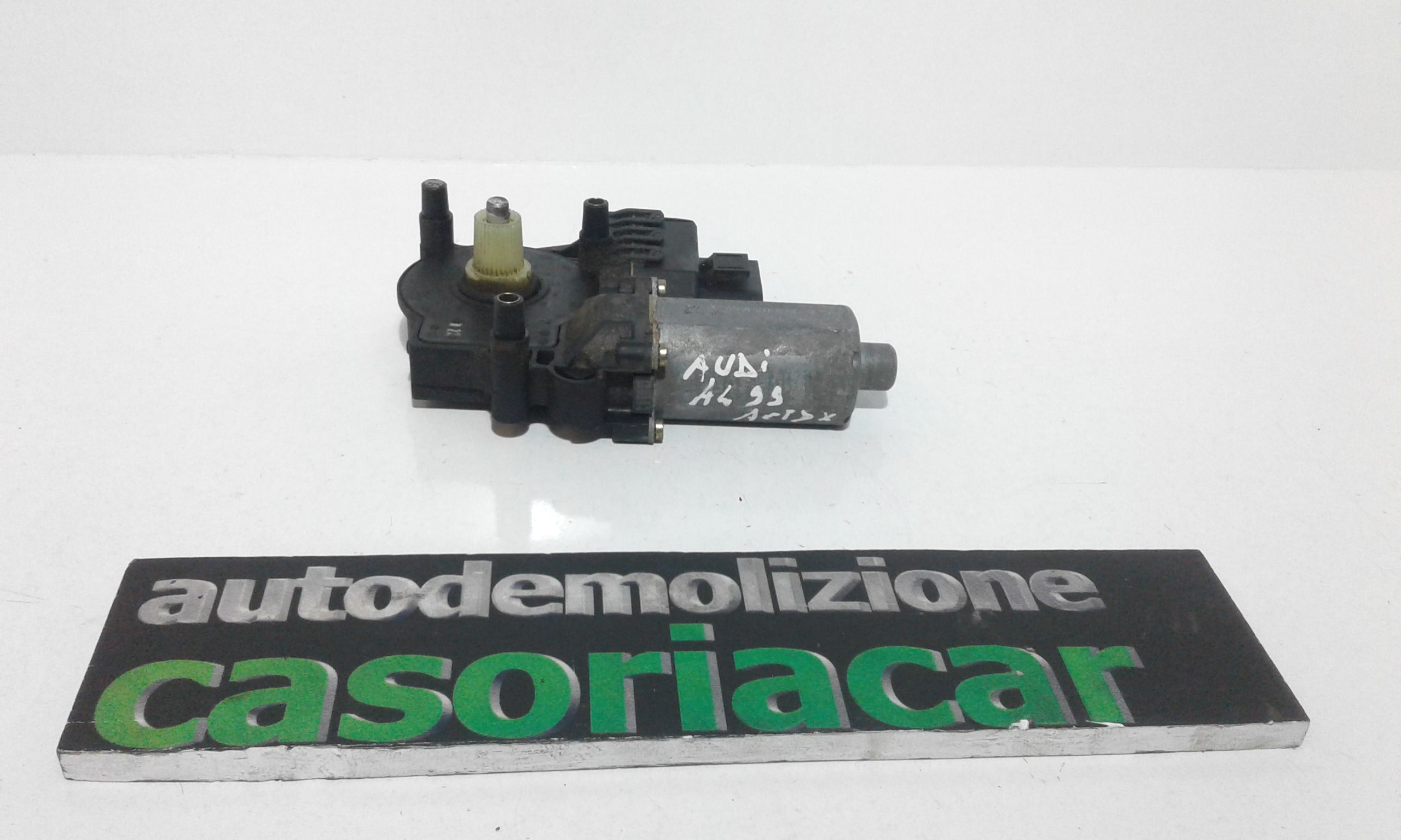 Motorino Alzacristallo Porta Ant. Destro 8D0959802F Usato