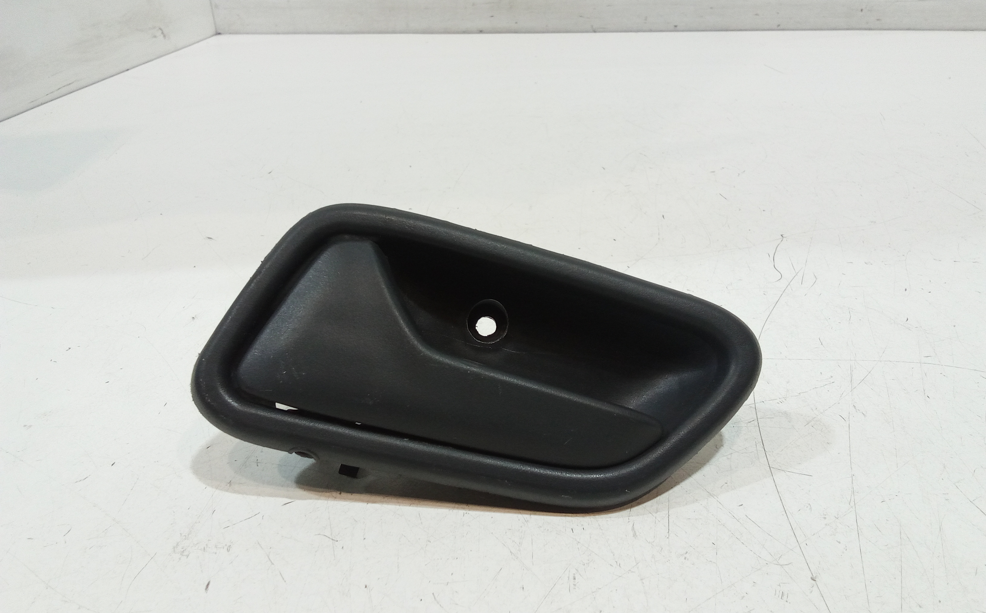 Maniglia Int. Apertura Porta Ant. Sinistro 8310286G00S1S Usato