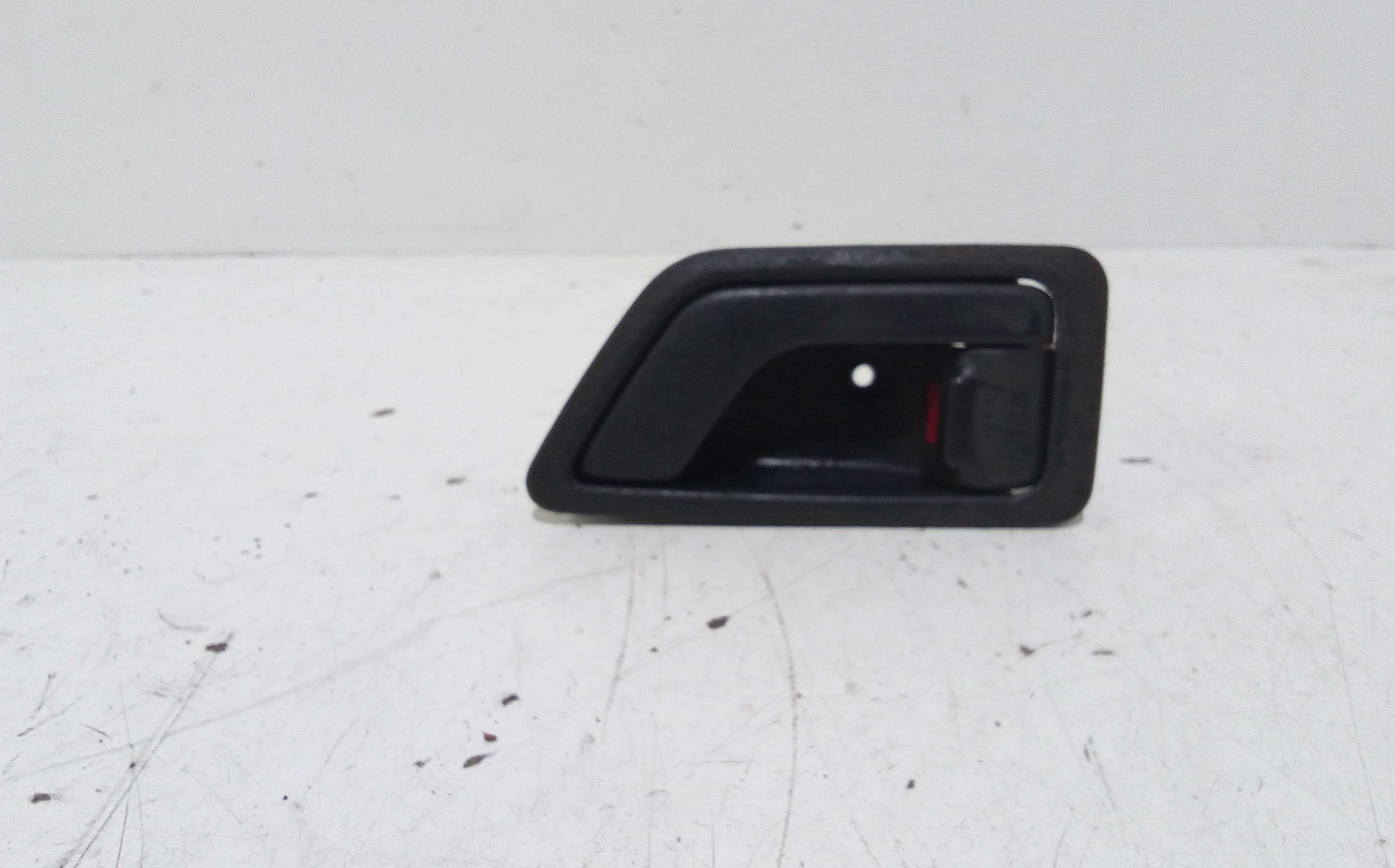 Maniglia Int. Apertura Porta Ant. Sinistro 826101C000BJ Usato