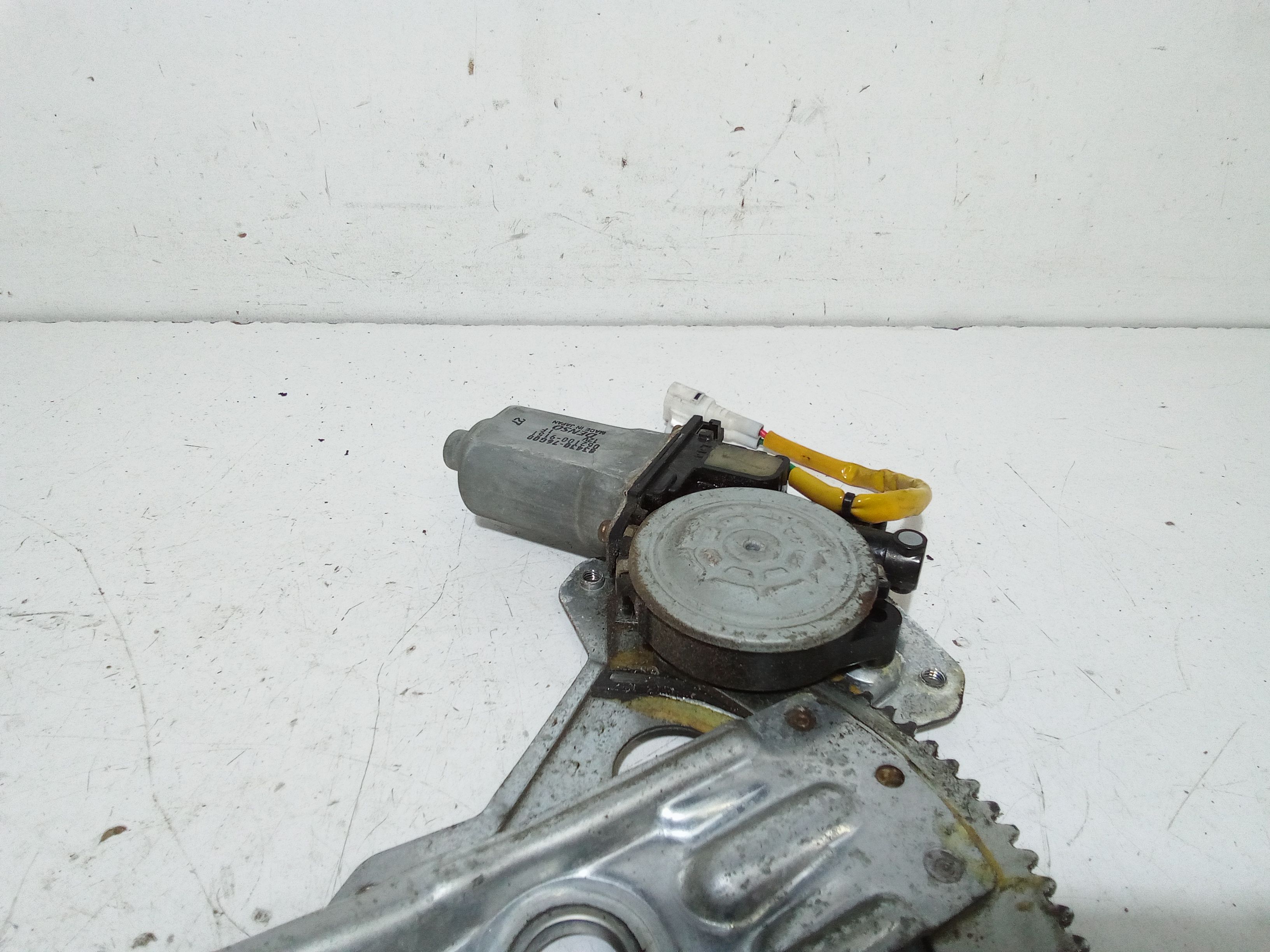 Alzacristallo Porta Ant. Destro 8341086G00000 Usato