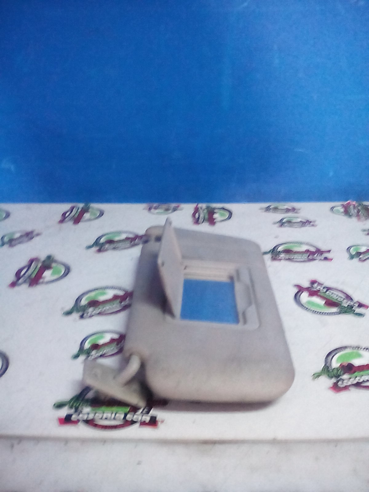 Aletta Parasole Parabrezza Sinistro A1688100110 Usato