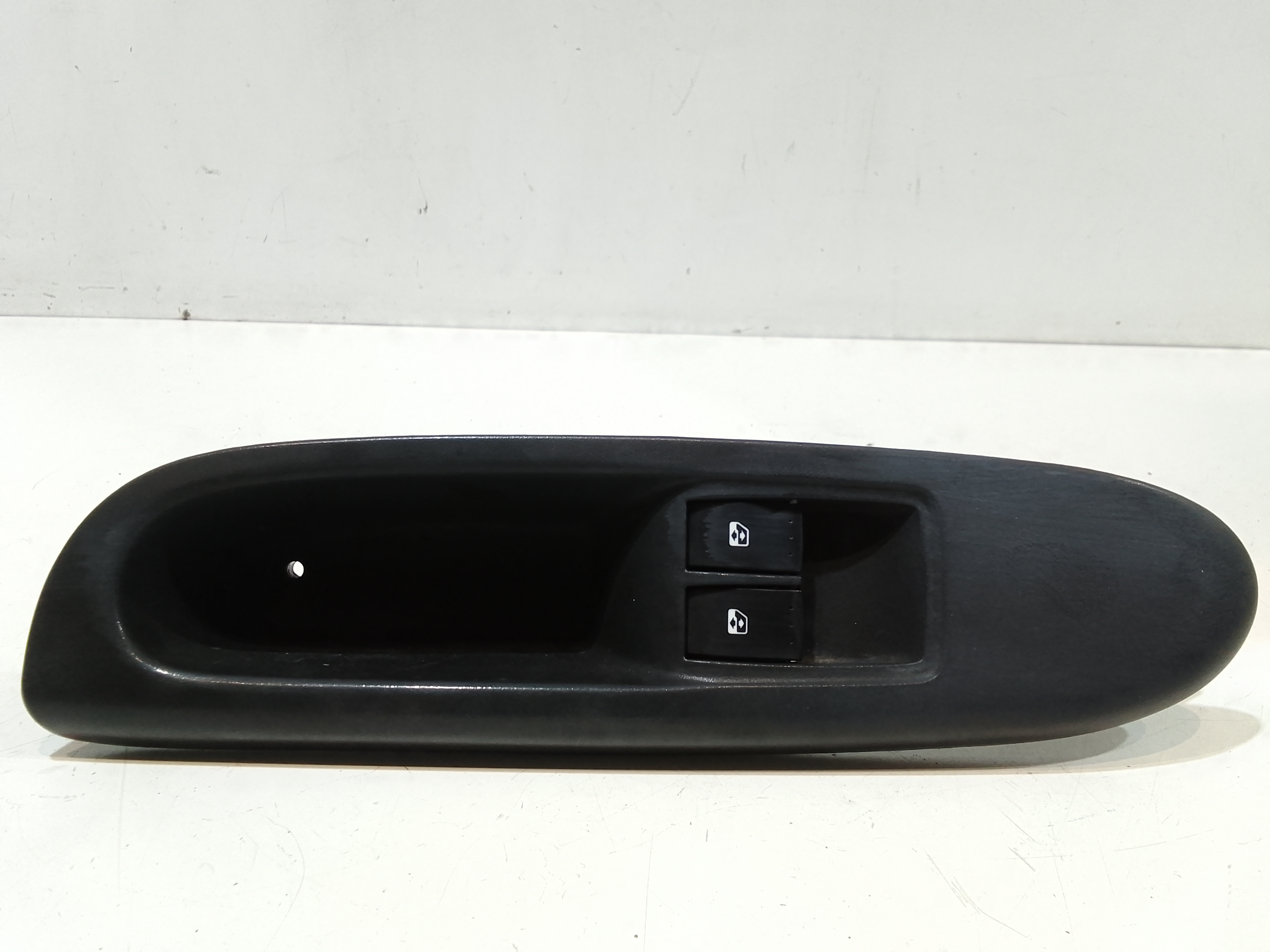 Interruttore Alzacristalli Porta Ant. Sinistro 8200214939 Usato