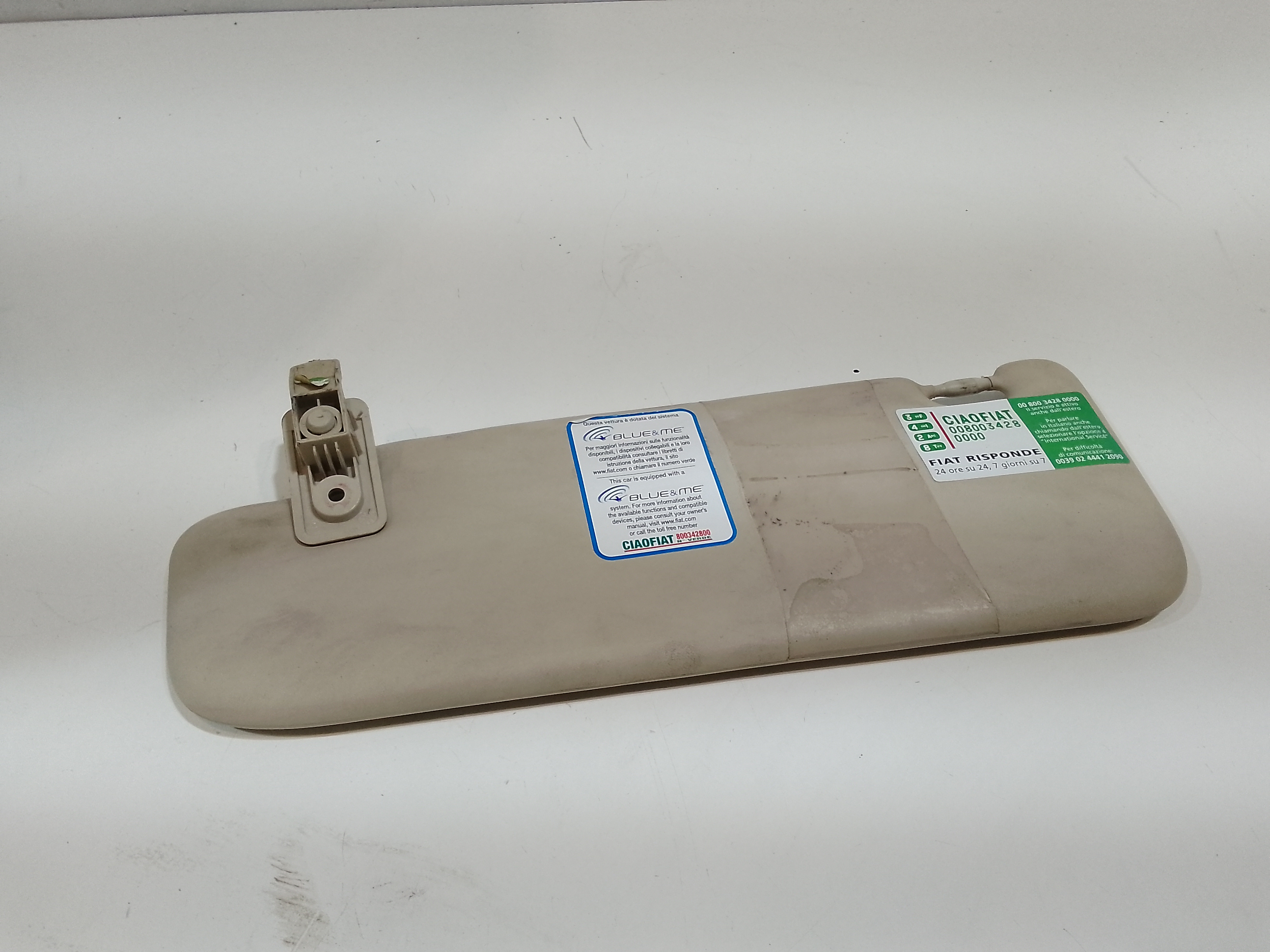 Aletta Parasole Parabrezza Sinistro 735643362 Usato