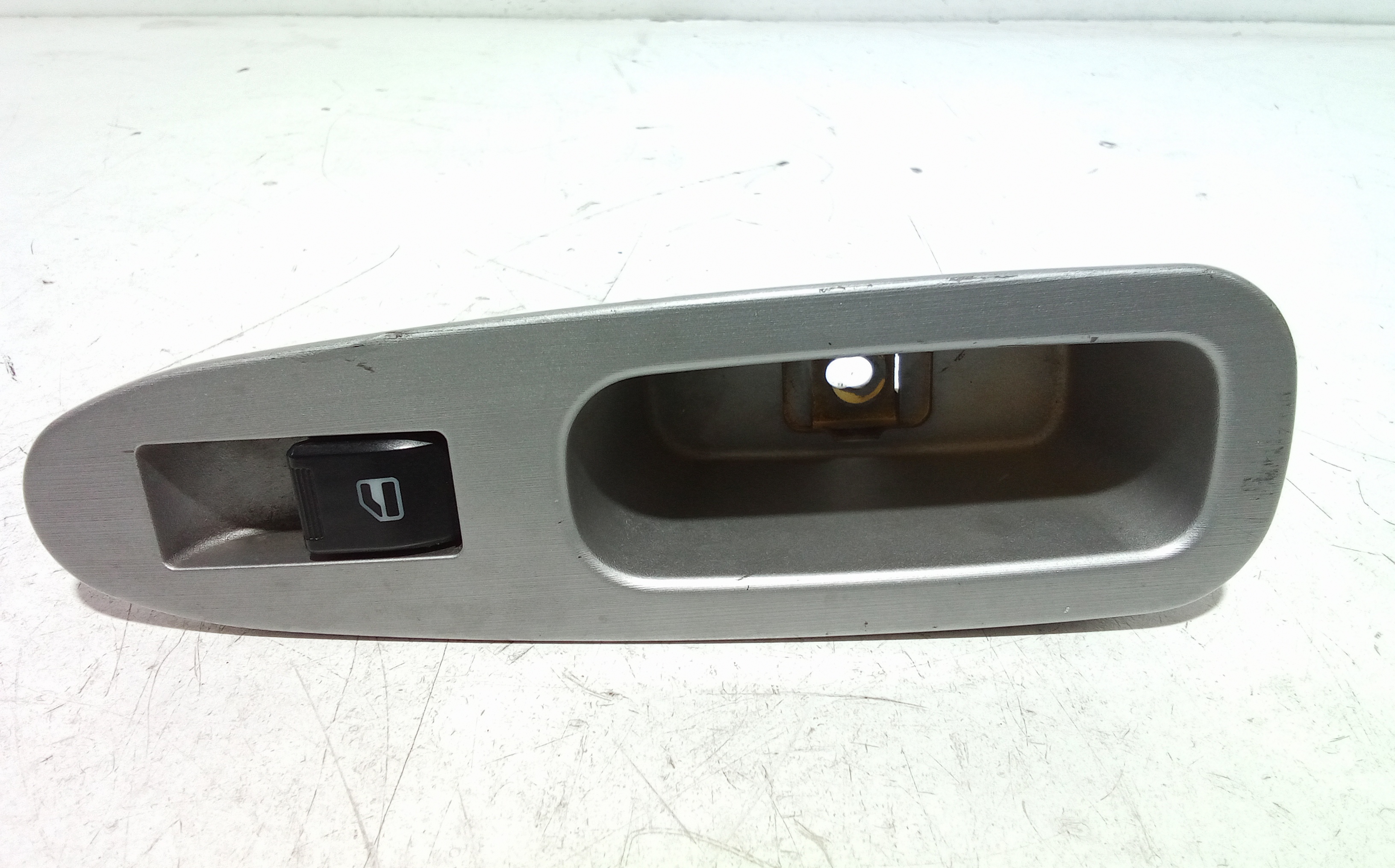 Interruttore Alzacristalli Porta Post. Sinistro 734030037 Usato