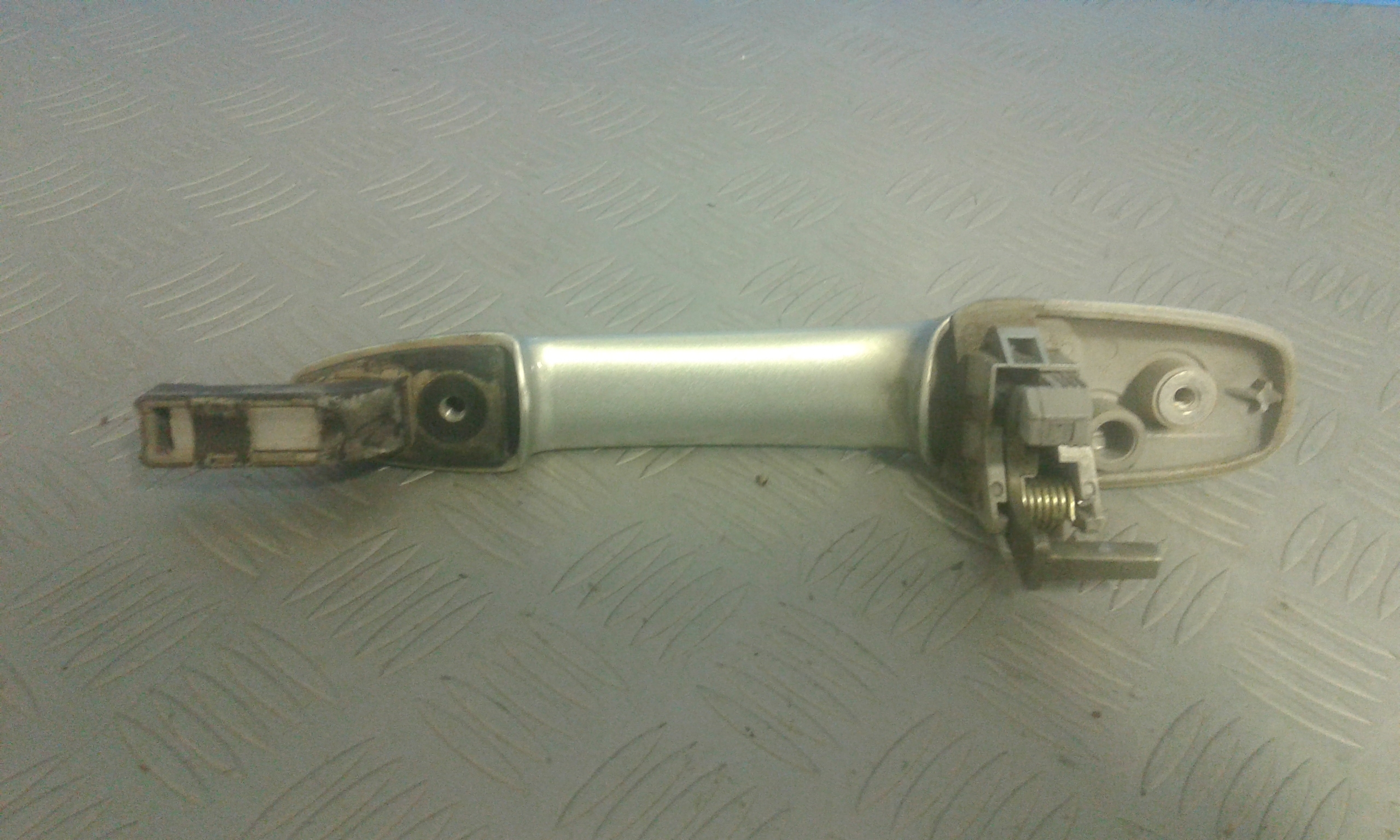 Maniglia Porta Post. Sinistro GJ6A73410J08 Usato