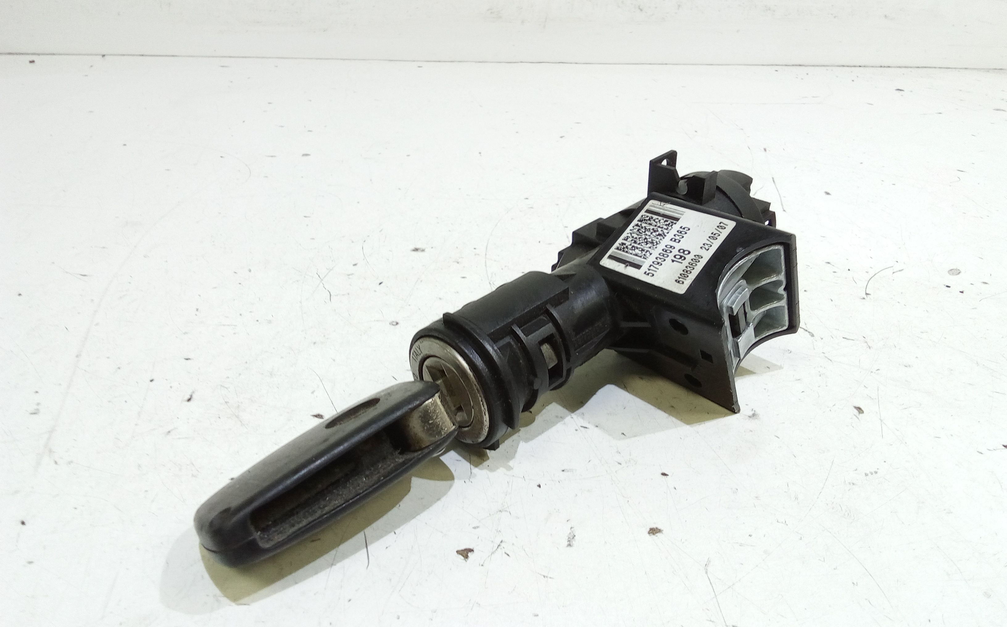 Commutatore Avviamento Con Cilindretti Serrature Usato