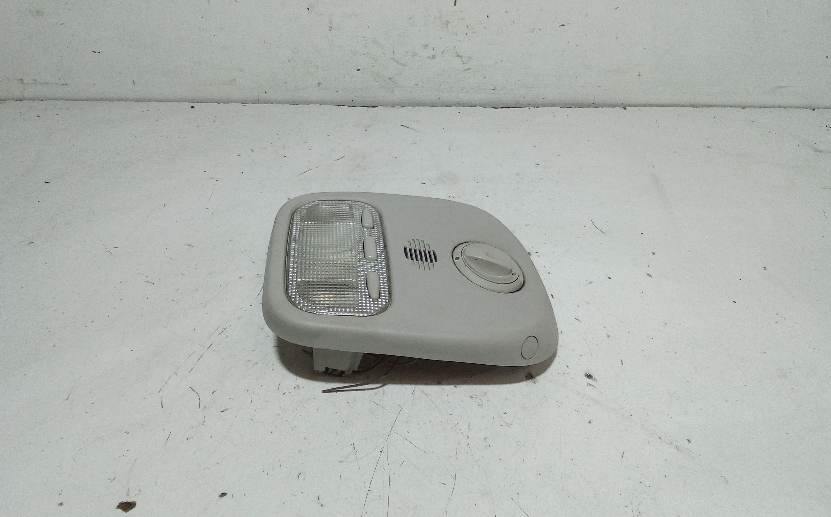 Luce Cortesia Ant. Tetto 8126052020B0 Usato