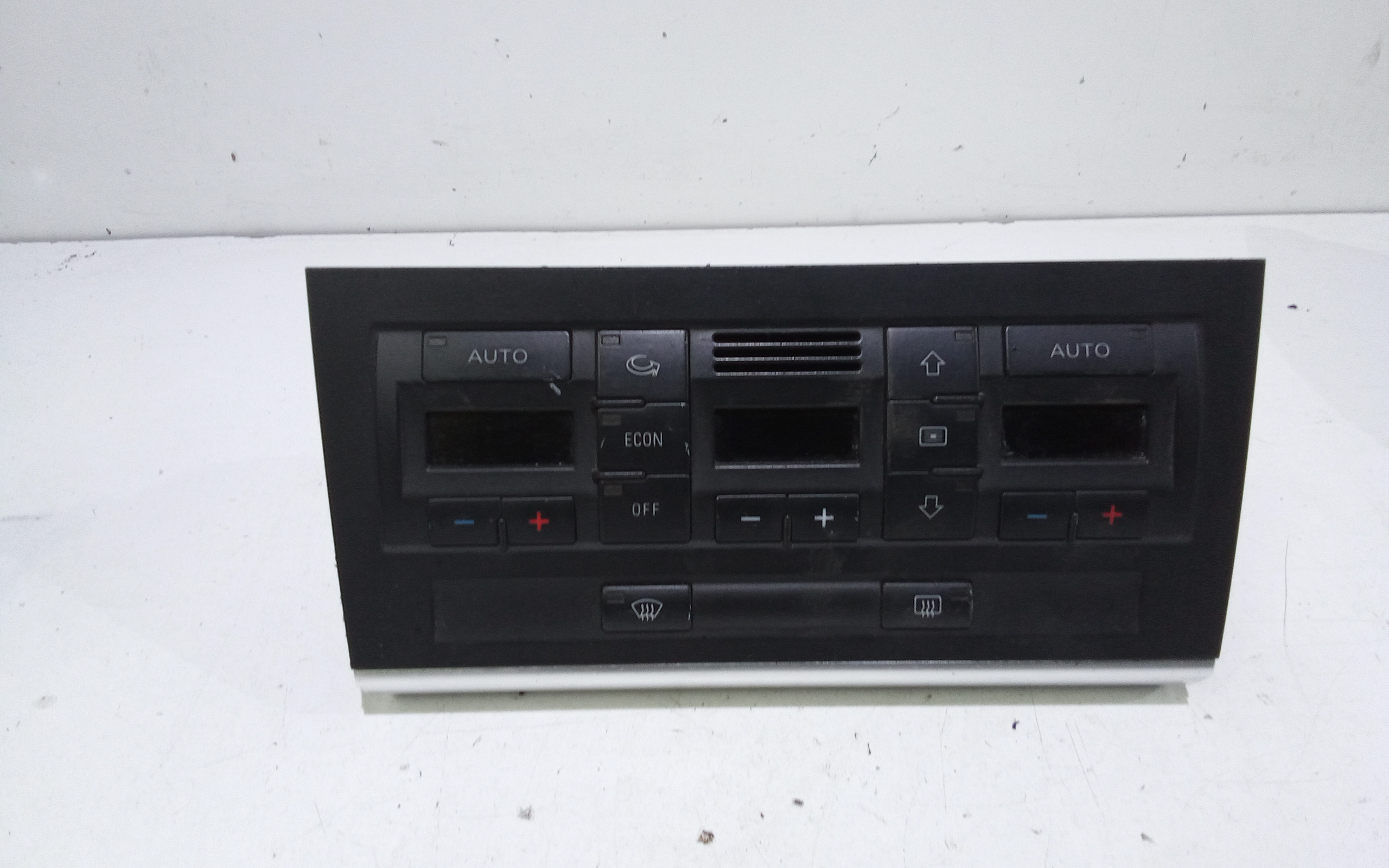 Blocco Comando Climatizzazione 8E0820043BJ5PR Usato