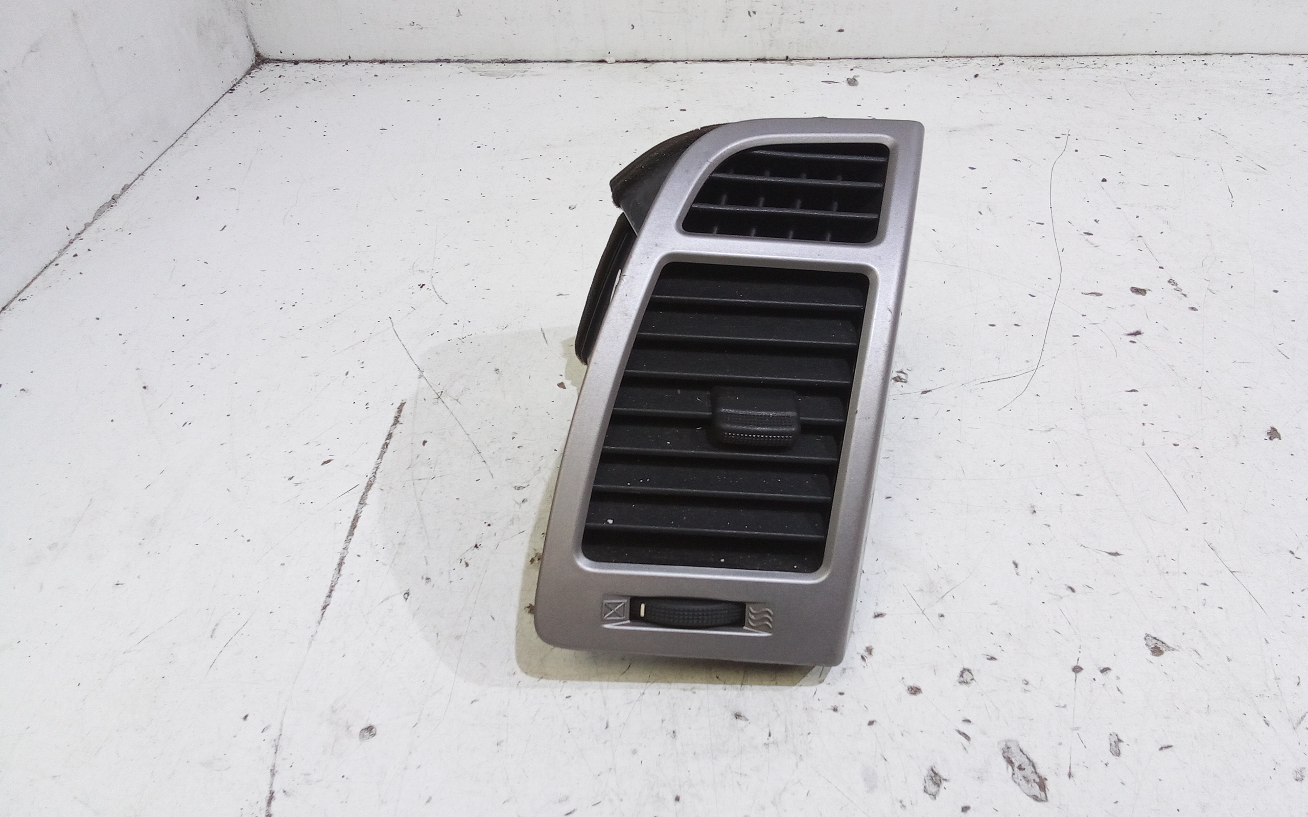 Condotto Aria Bocchette Lat. Cruscotto Sinistro Usato