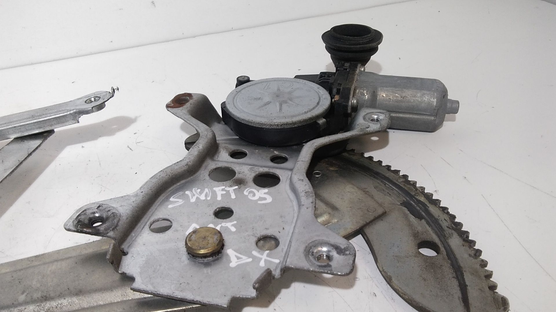 Alzacristallo Porta Ant. Destro 8341062J00000 Usato