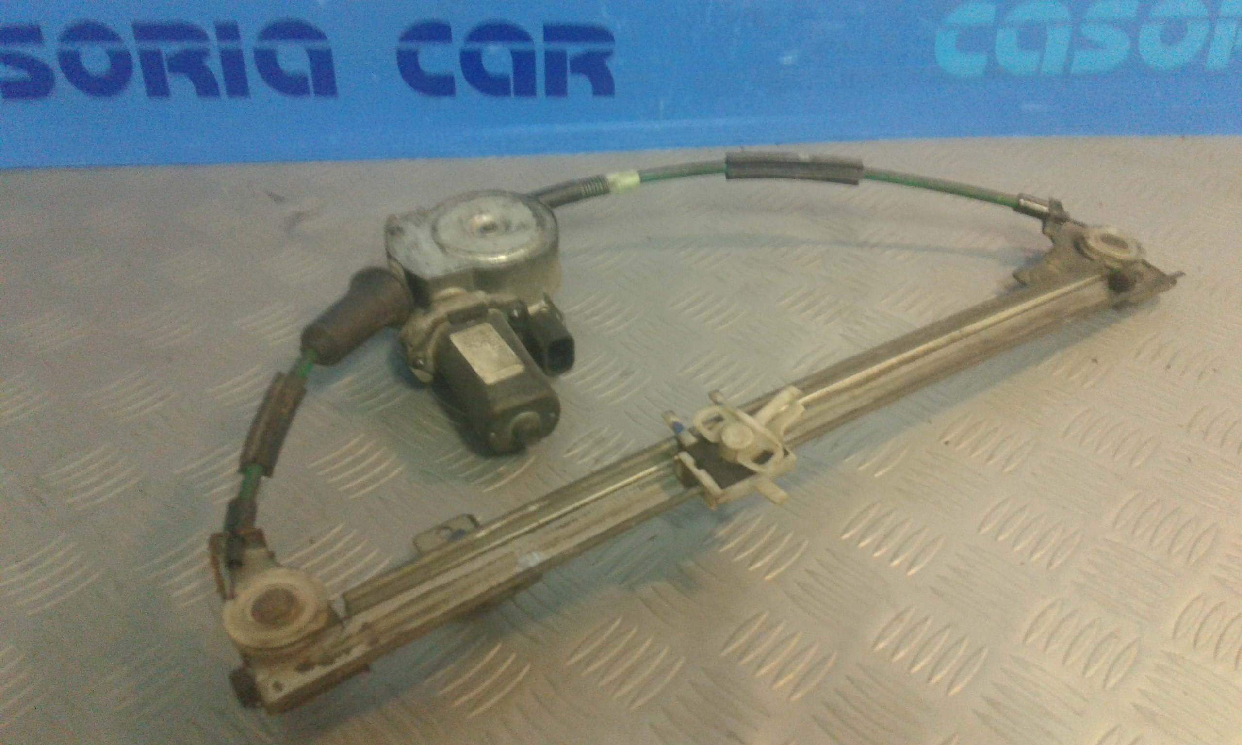 Alzacristallo Porta Ant. Destro Usato