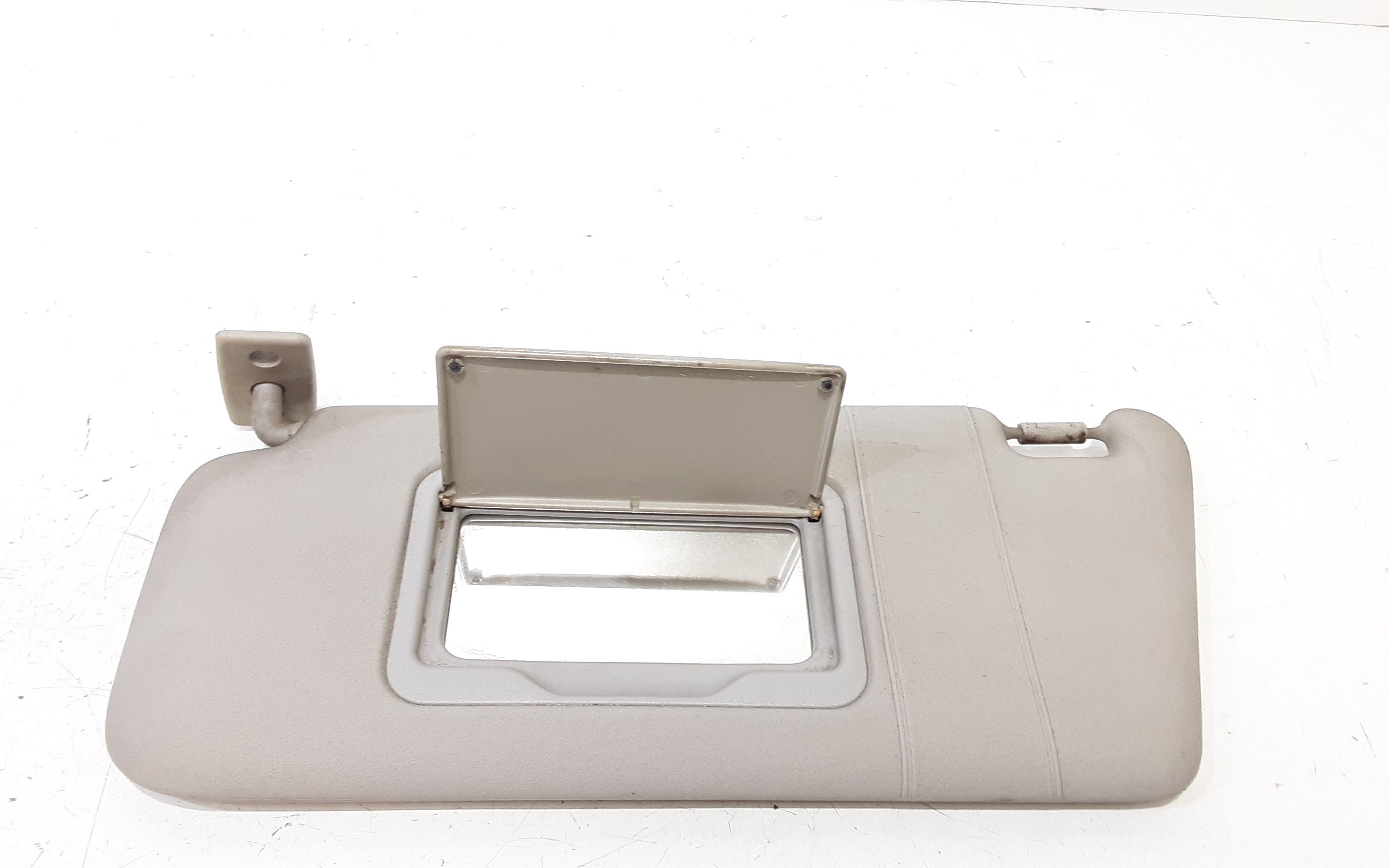 Aletta Parasole Parabrezza Sinistro A1688100110 Usato