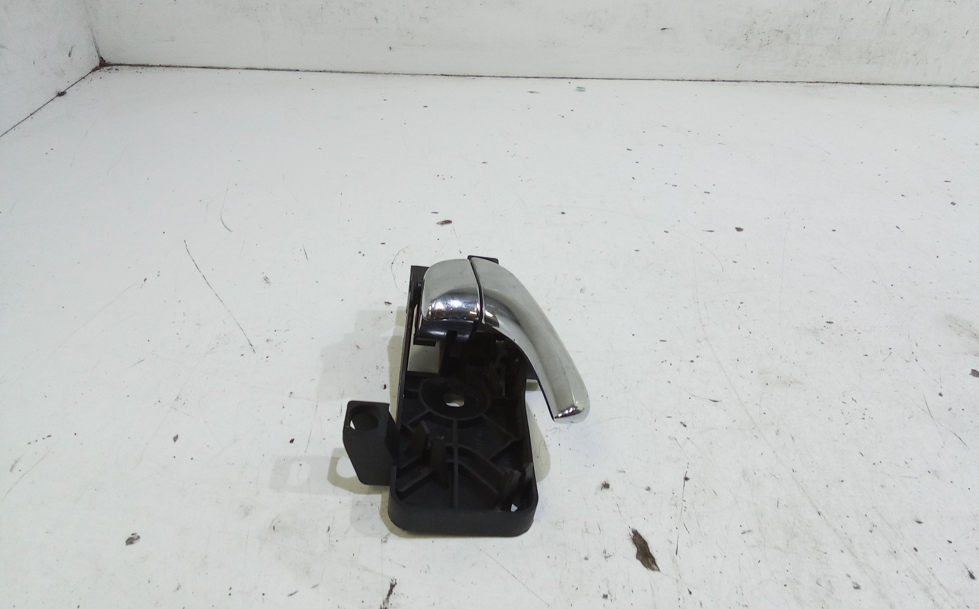 Maniglia Int. Apertura Porta Ant. Destro Usato