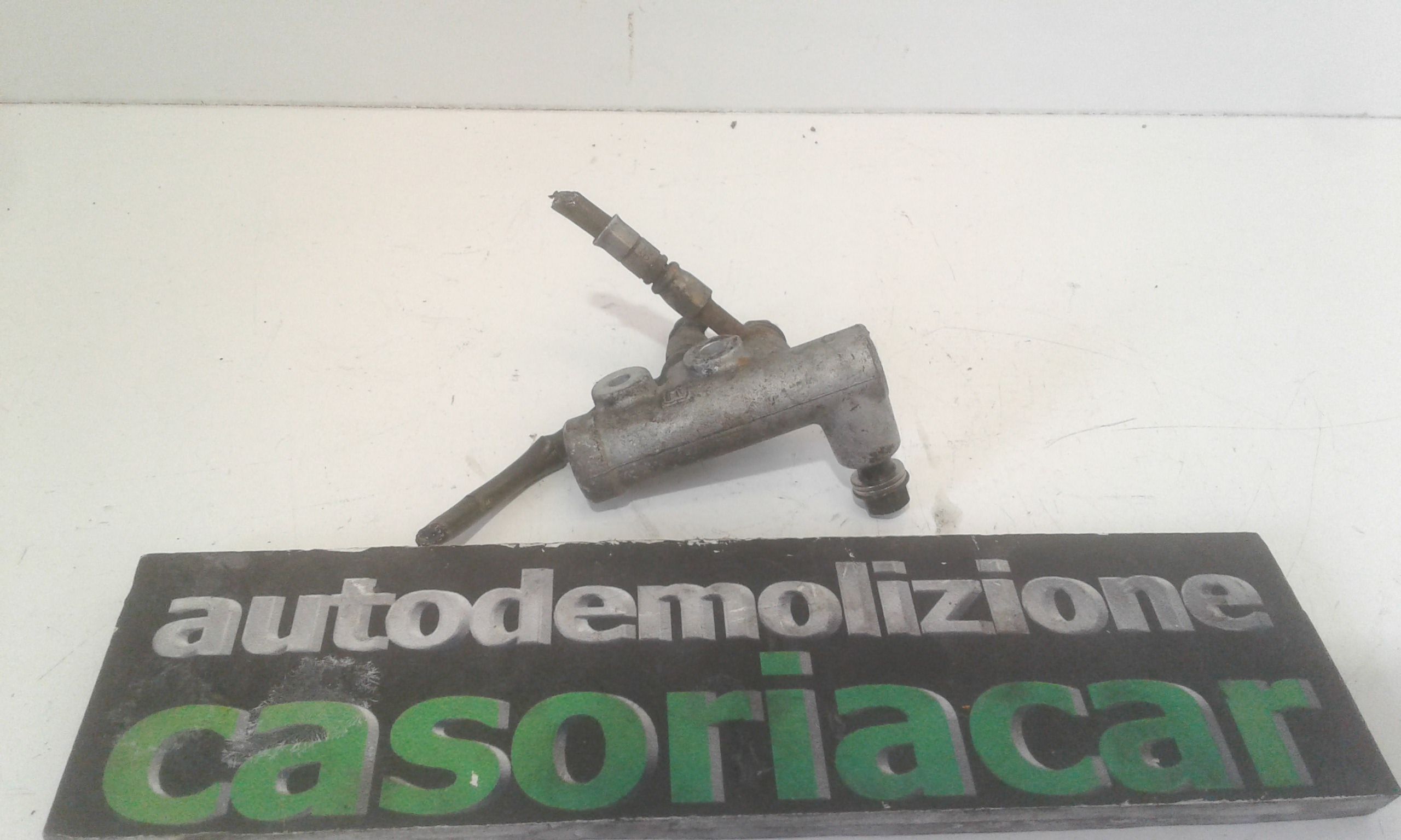 Pompa comando freni - Immagine 1 di 3