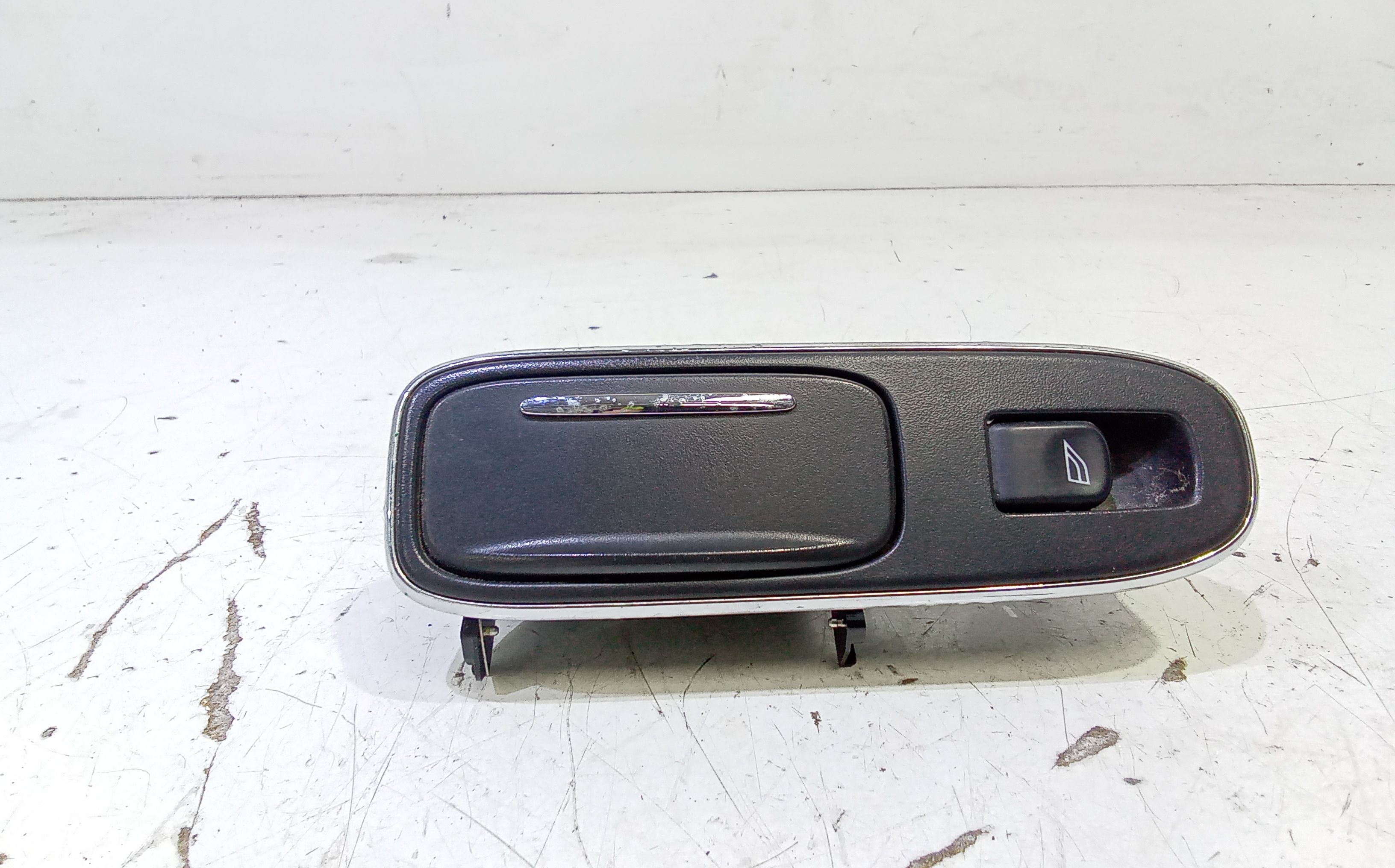 Maniglia Int. Apertura Porta Ant. Destro Usato