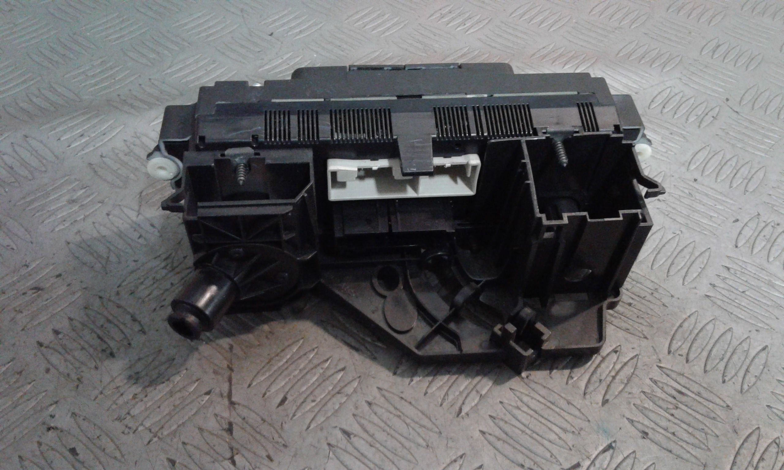 Blocco Comando Climatizzazione 1K0819047CHWHS Usato