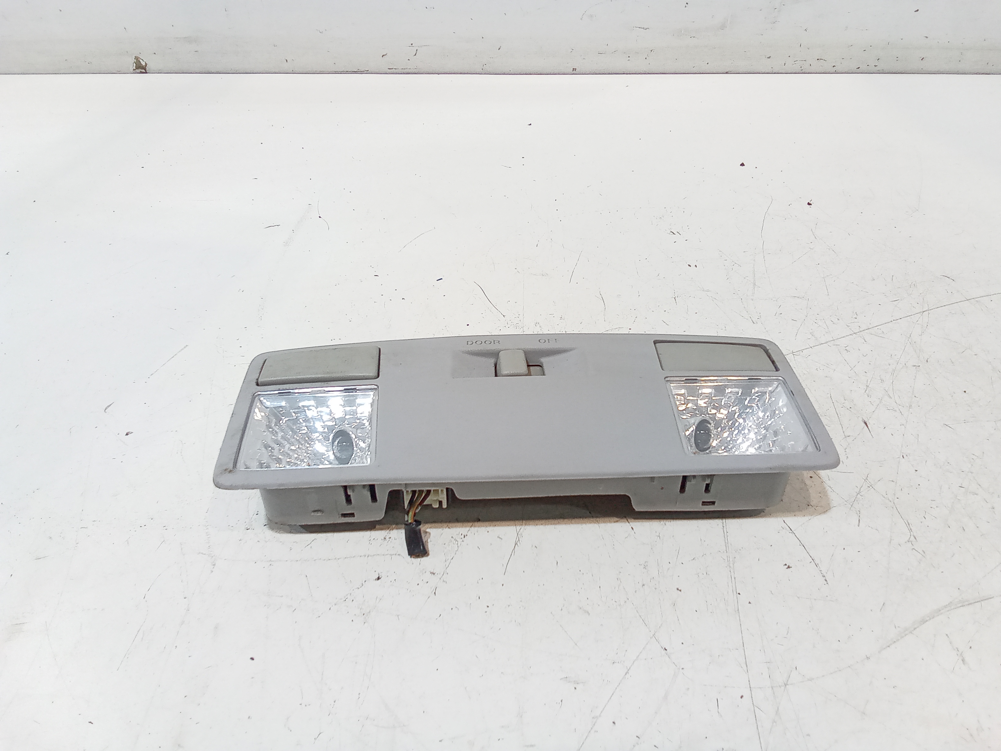 Luce Cortesia Ant. Tetto DD106997Y94 Usato
