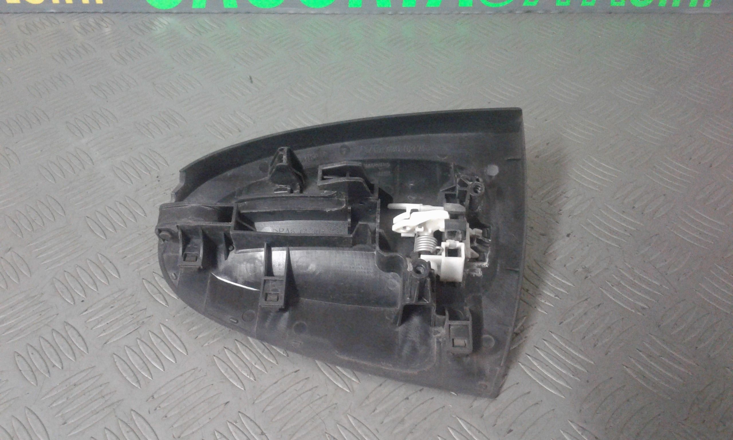 Maniglia Porta Ant. Destro A4517200275C22A Usato