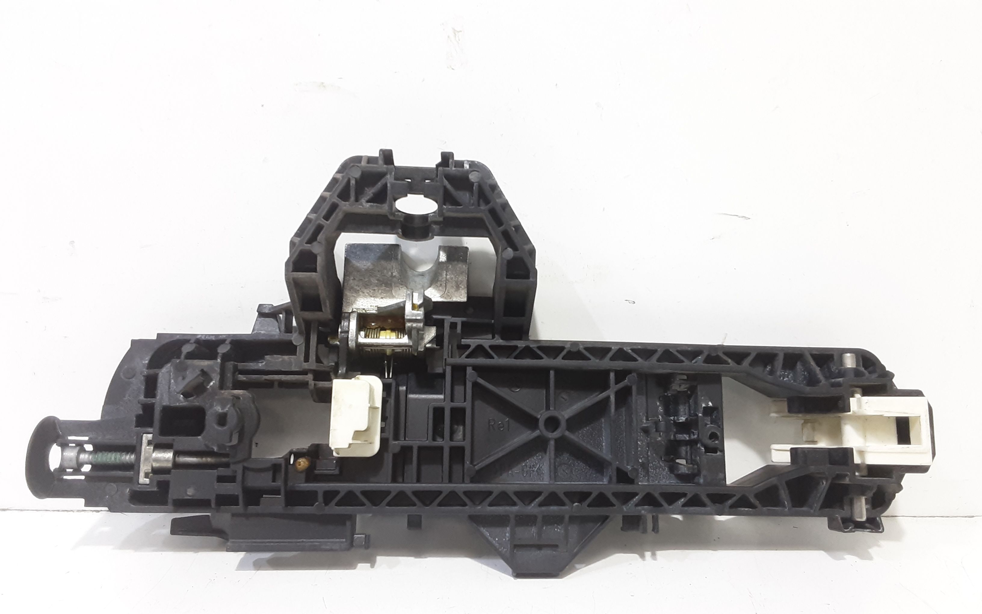 Supporto Maniglia Est. Porta Ant. Destro A2047602434 Usato