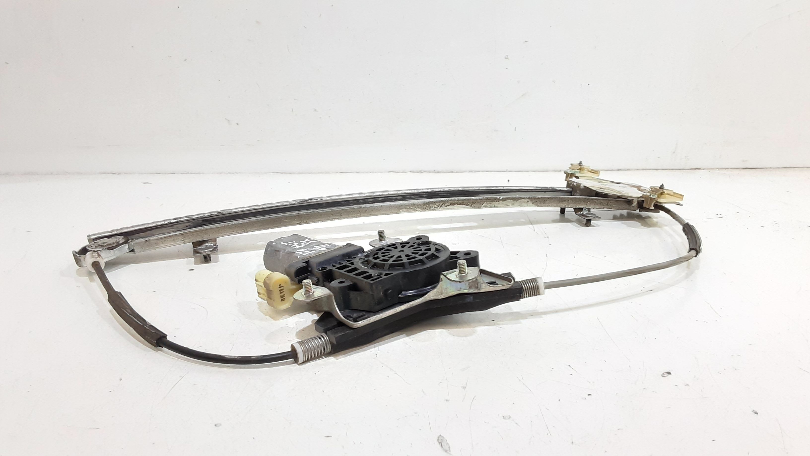 Alzacristallo Porta Ant. Sinistro 824010X000 Usato