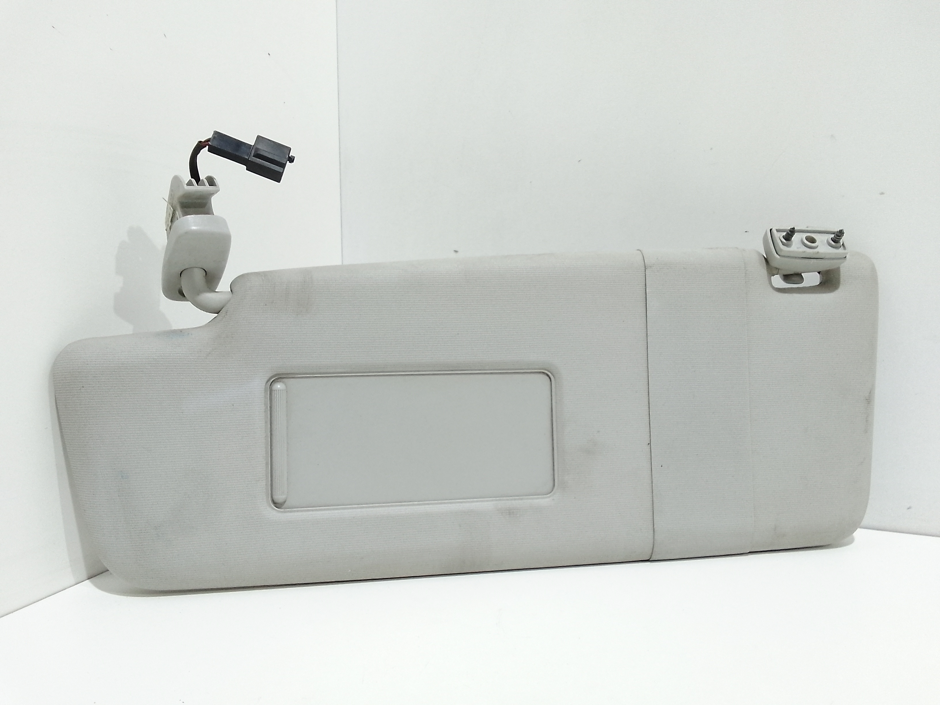 Aletta Parasole Parabrezza Sinistro 7L6857551AQ3W5 Usato