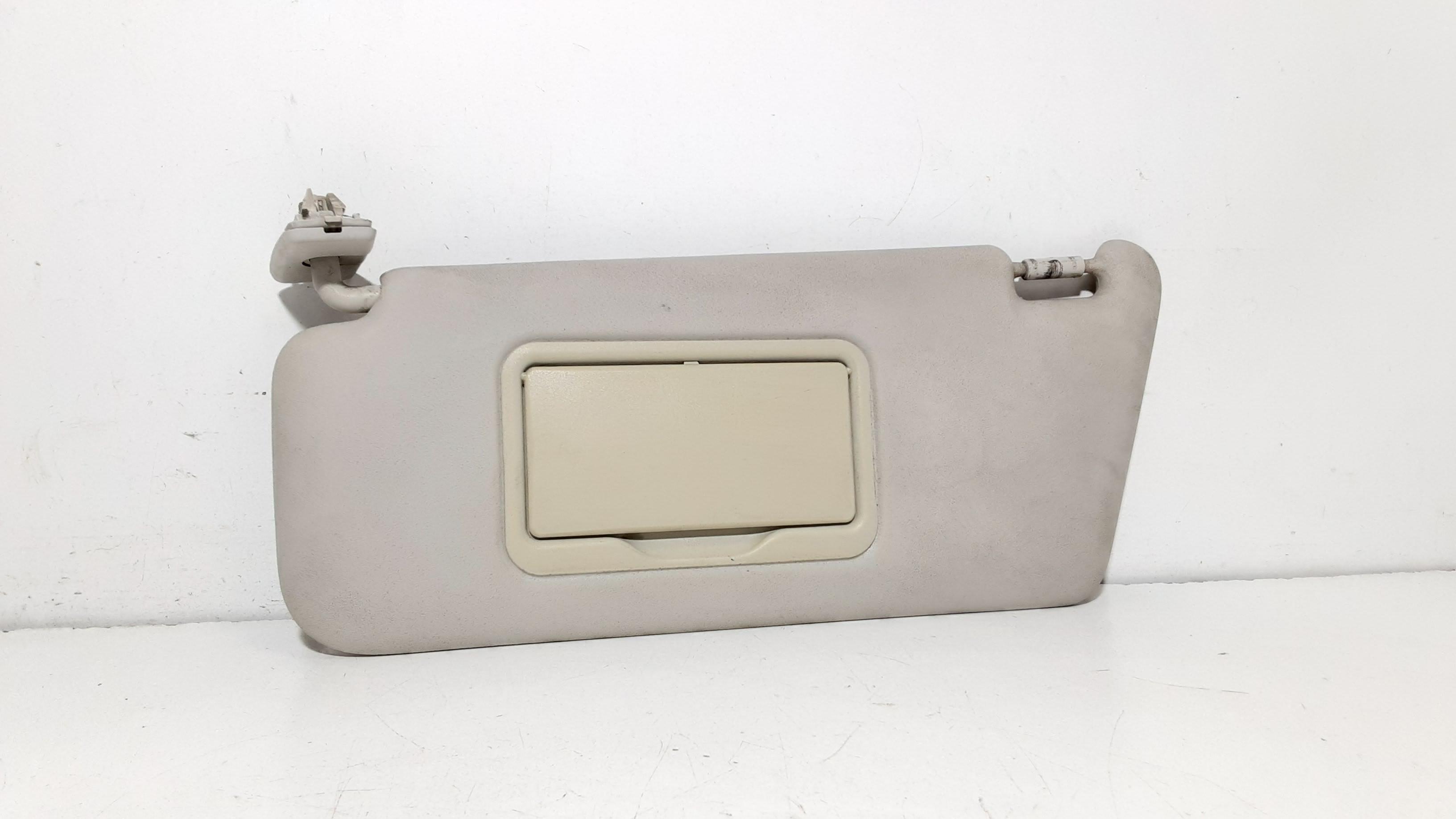 Aletta Parasole Parabrezza Sinistro A16981001107H48 Usato