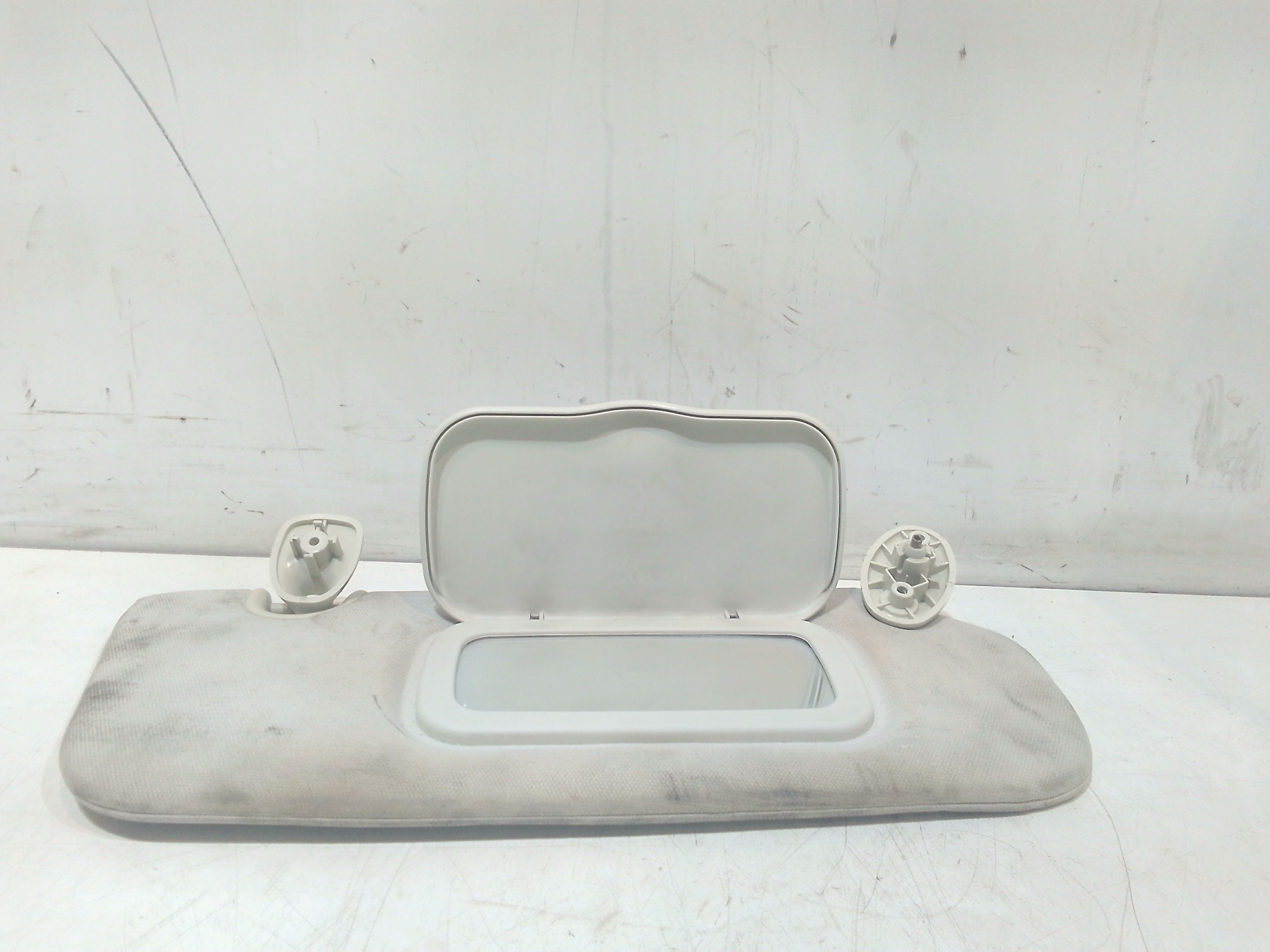 Aletta Parasole Parabrezza Destro K1DR32DW1AA Usato